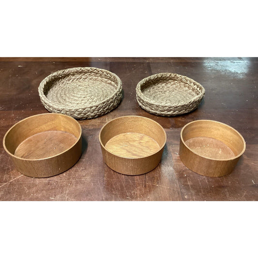 2 Corn Husk Rope Basket Trays & 3 Wooden Nesting Bowls