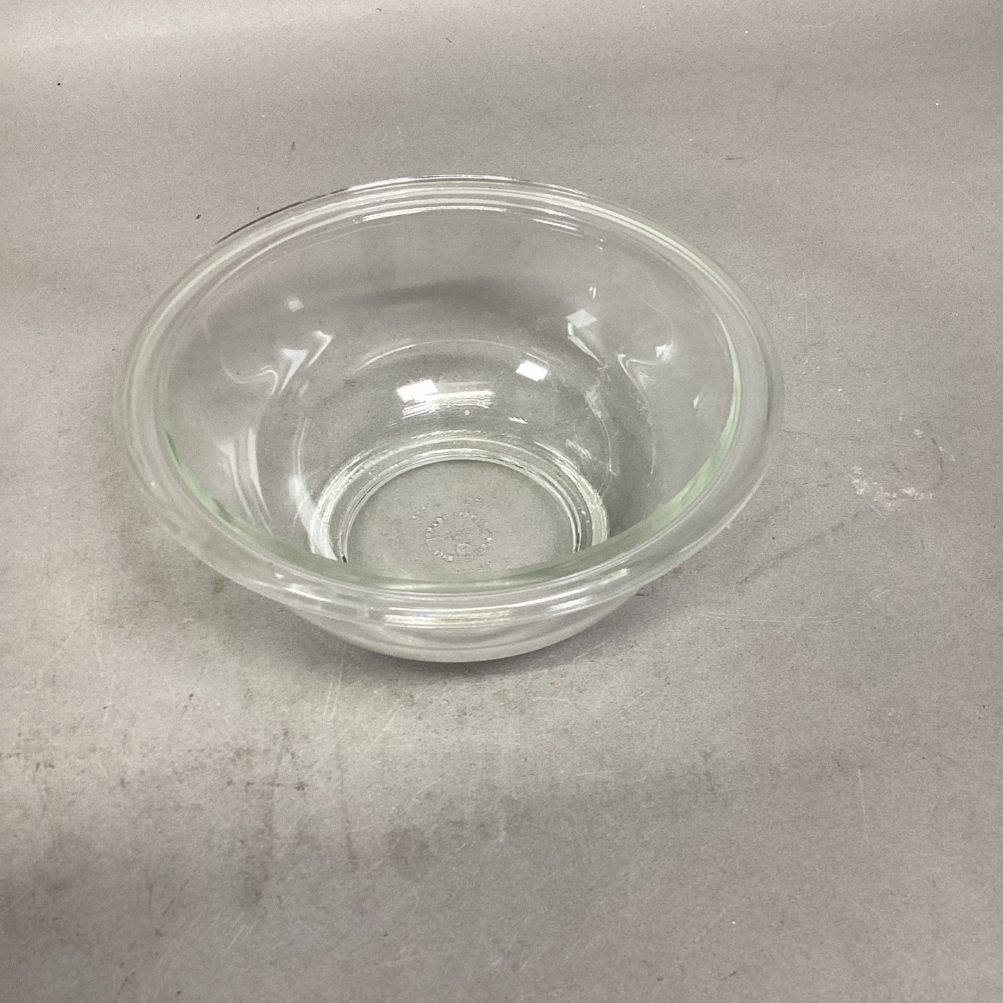 Set Of 2 Glass Pyrex-R Nesting Mixing Bowls Set - 1 QT & 1.5 QT