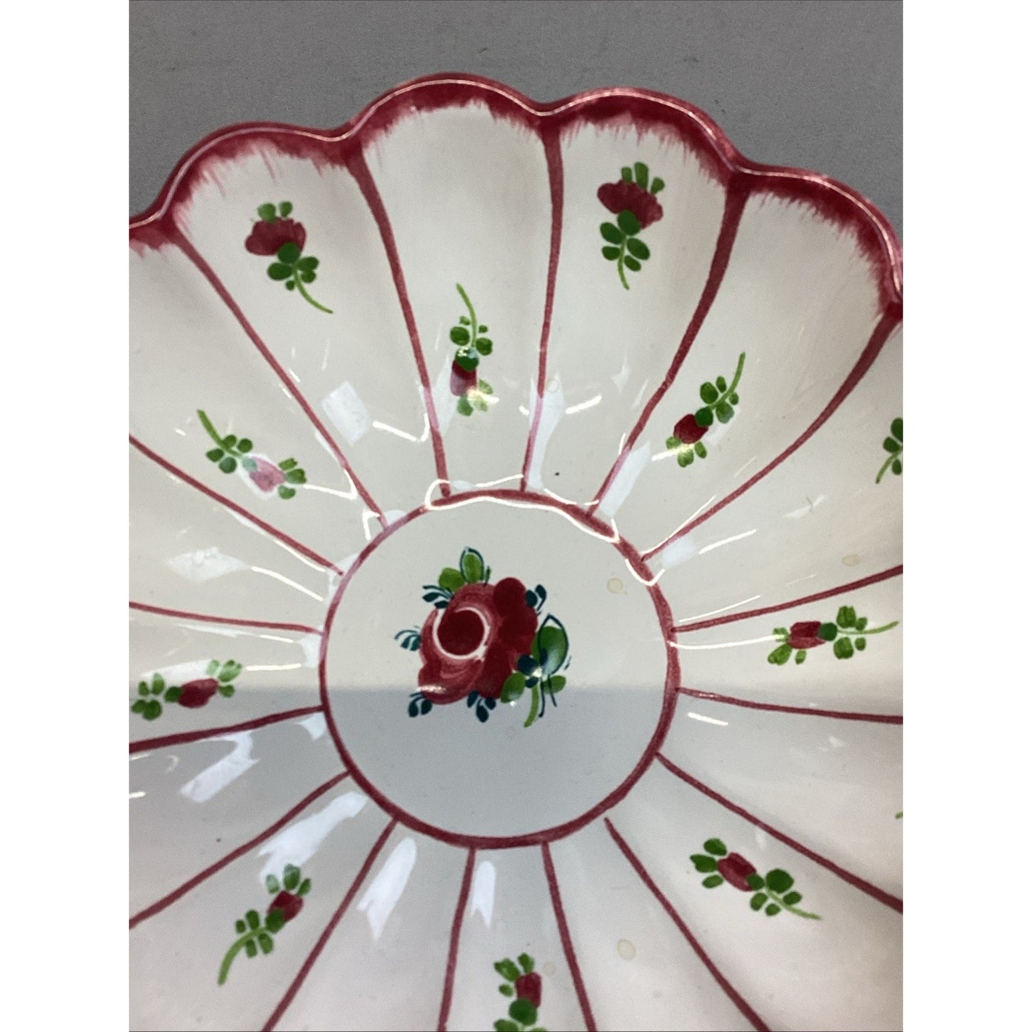 VINTAGE GMUNDNER KERAMIK AUSTRIA Rose Floral Streublumen Scalloped Bowl #040-2
