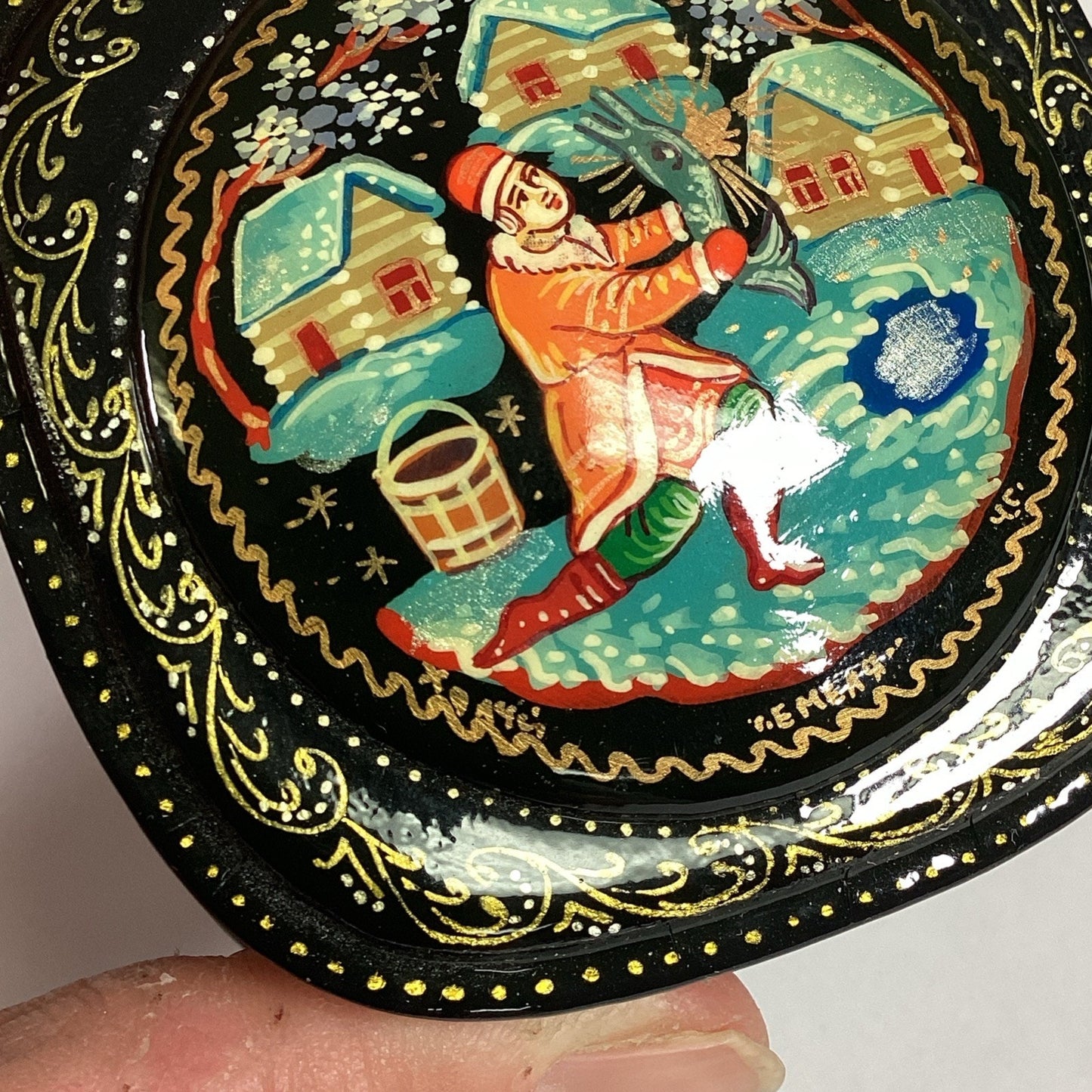 Russian Lacquer Hand-Painted Papier Mache Signed Trinket Box