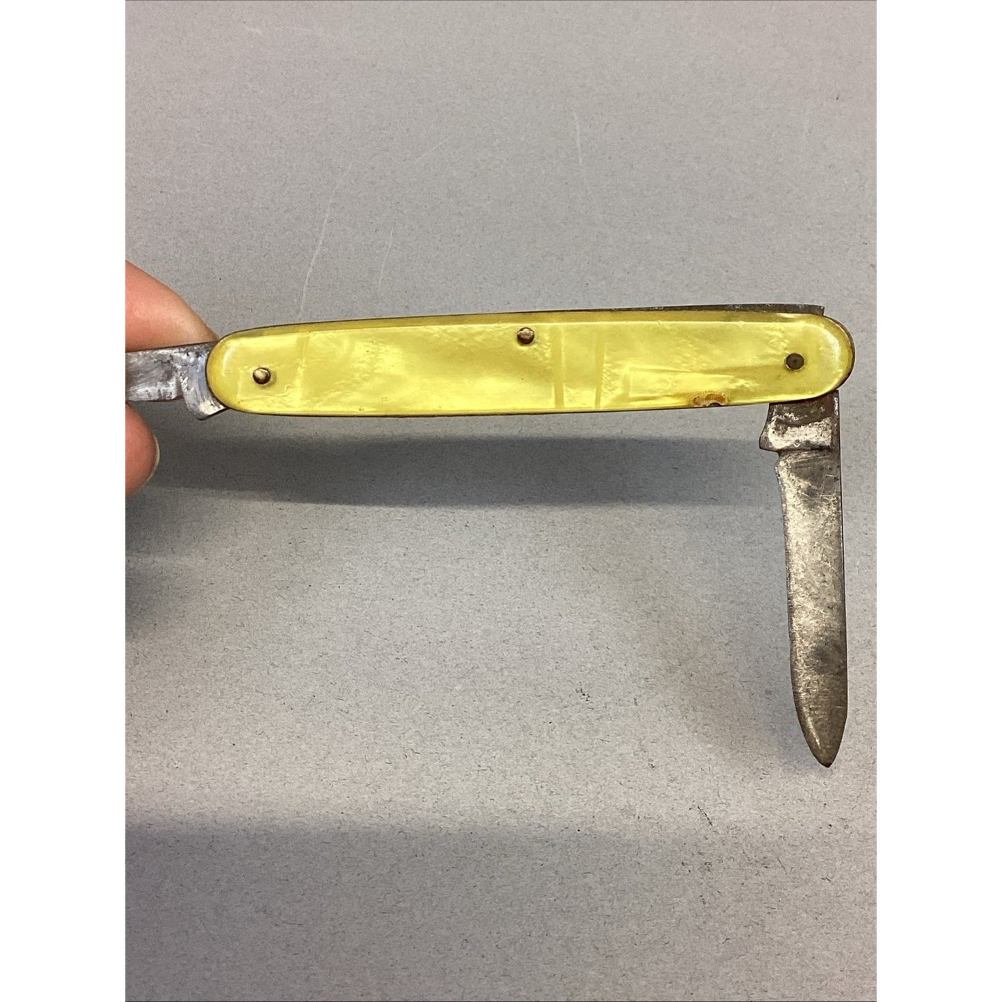 Vintage Yellow Fairmount Cutlery Co. 2 Blade Pocket Knife