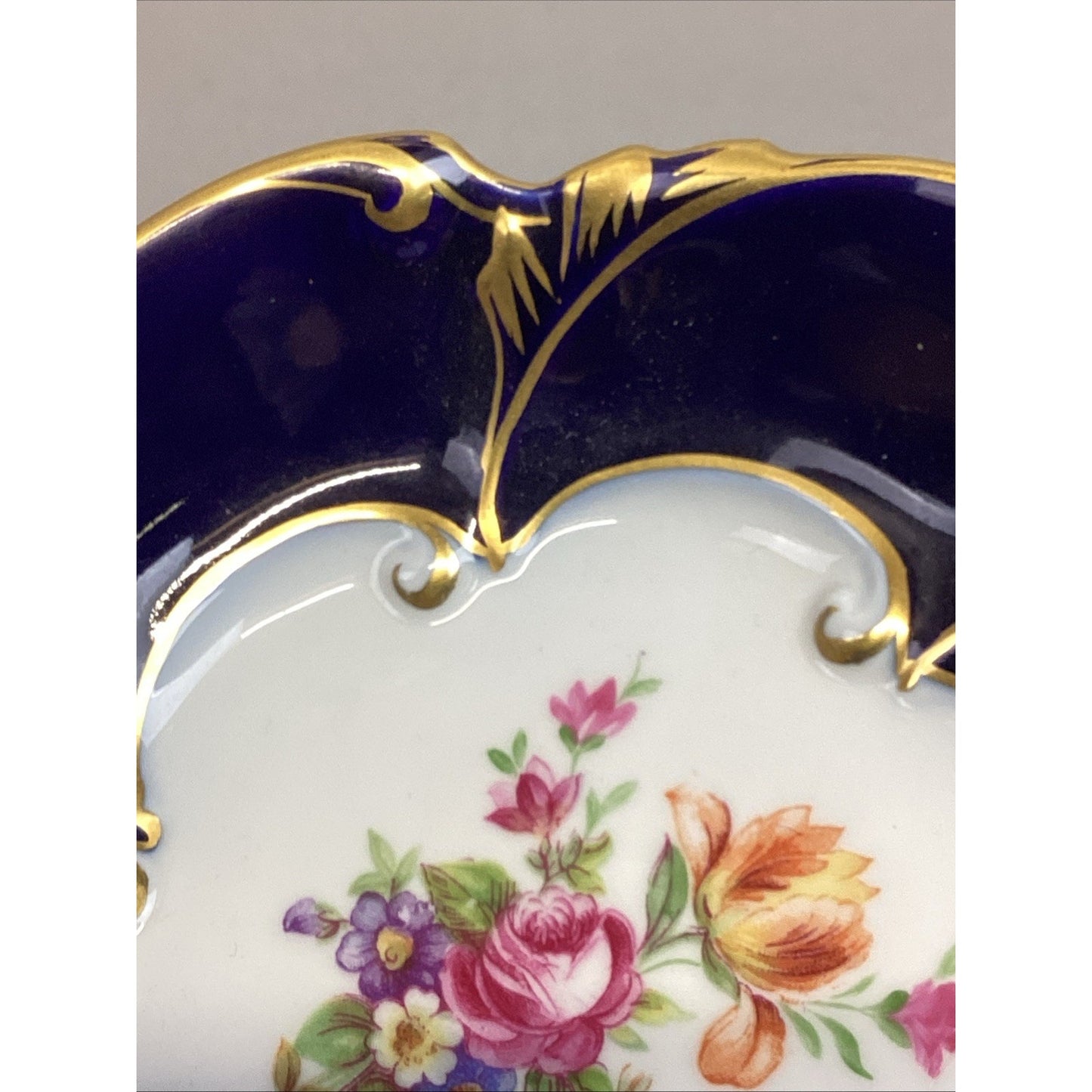 VINTAGE JLMENAU GRAF VON HENNEBERG ECHT COBALT PORCELAIN DISH ON BRASS PEDESTAL