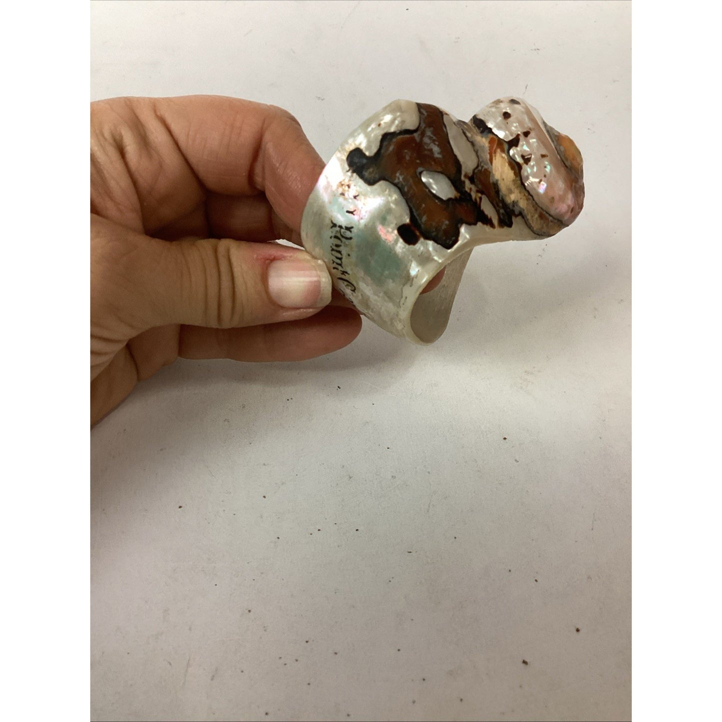 3 Vintage Carved Seashell Conch Mother Of Pearl Napkin Ring Holders MCM