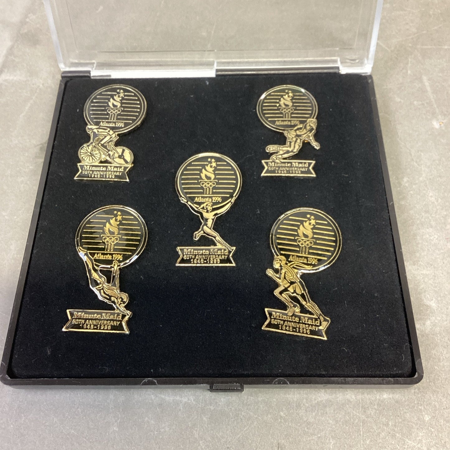 USA Commemorative Atlanta 1996 Olympics Minute Maid XL T-Shirt/7 Pins/Medallion