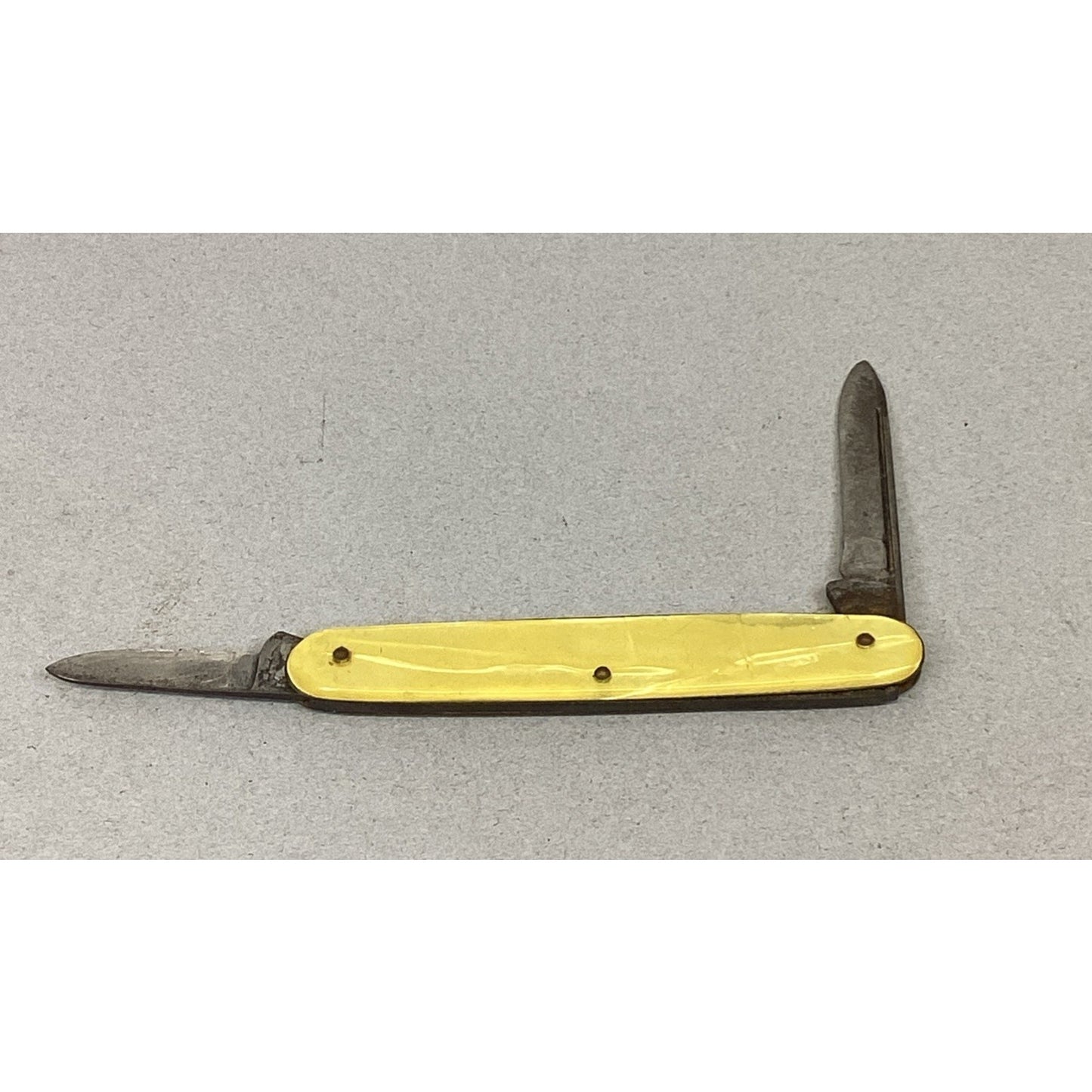 Vintage Yellow Fairmount Cutlery Co. 2 Blade Pocket Knife