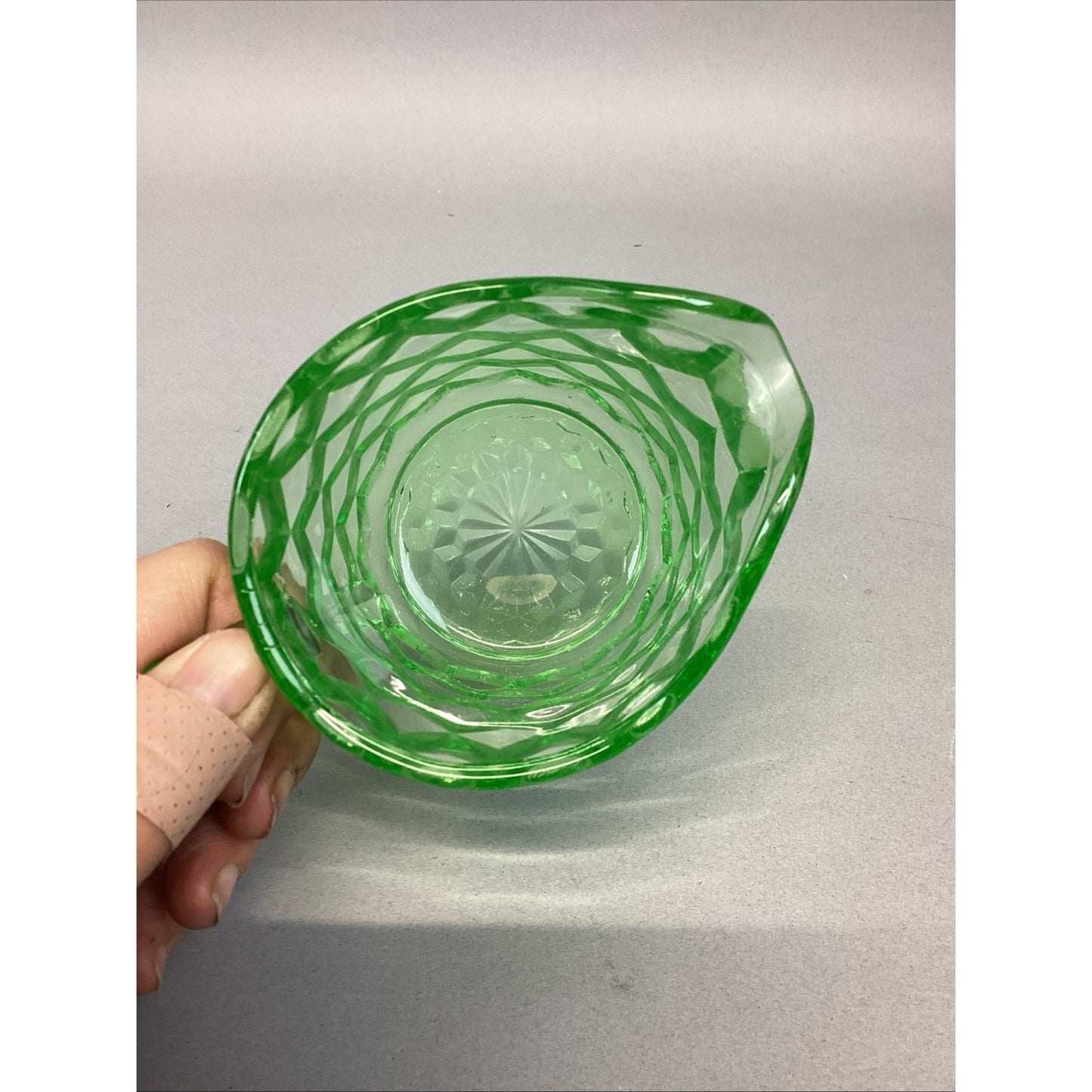 VINTAGE Green URANIUM Depression Glass Jeanette Cubist Creamer