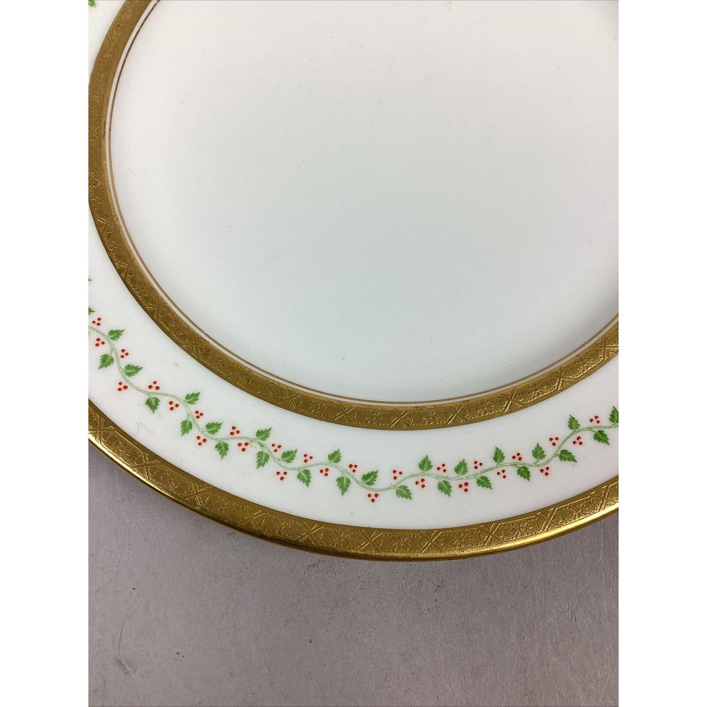 Kinsley Floral Plate With Gold Trim - 10”