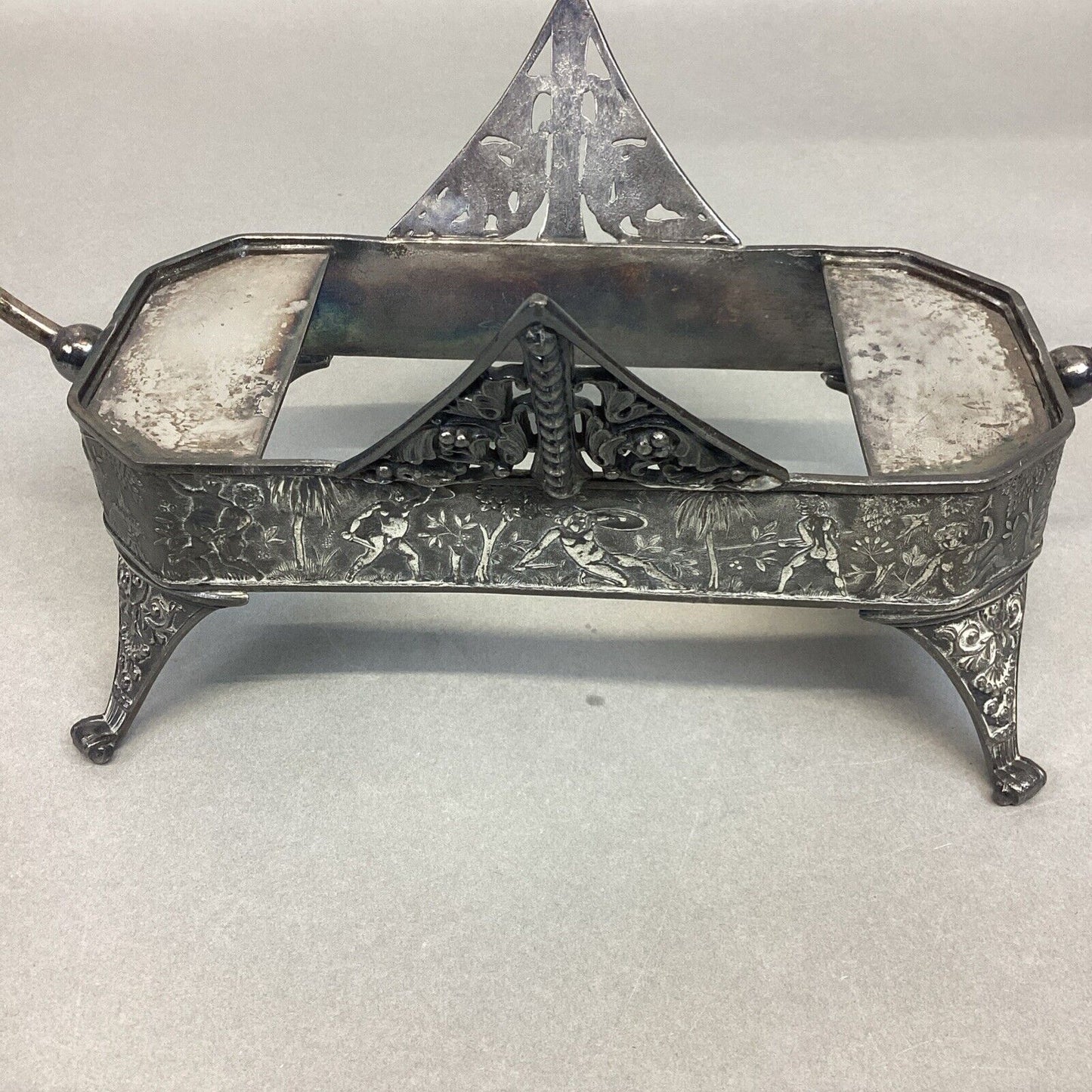 Roger’s Meriden Silverplate Victorian Ornate Frame Nude Warriors In Battle