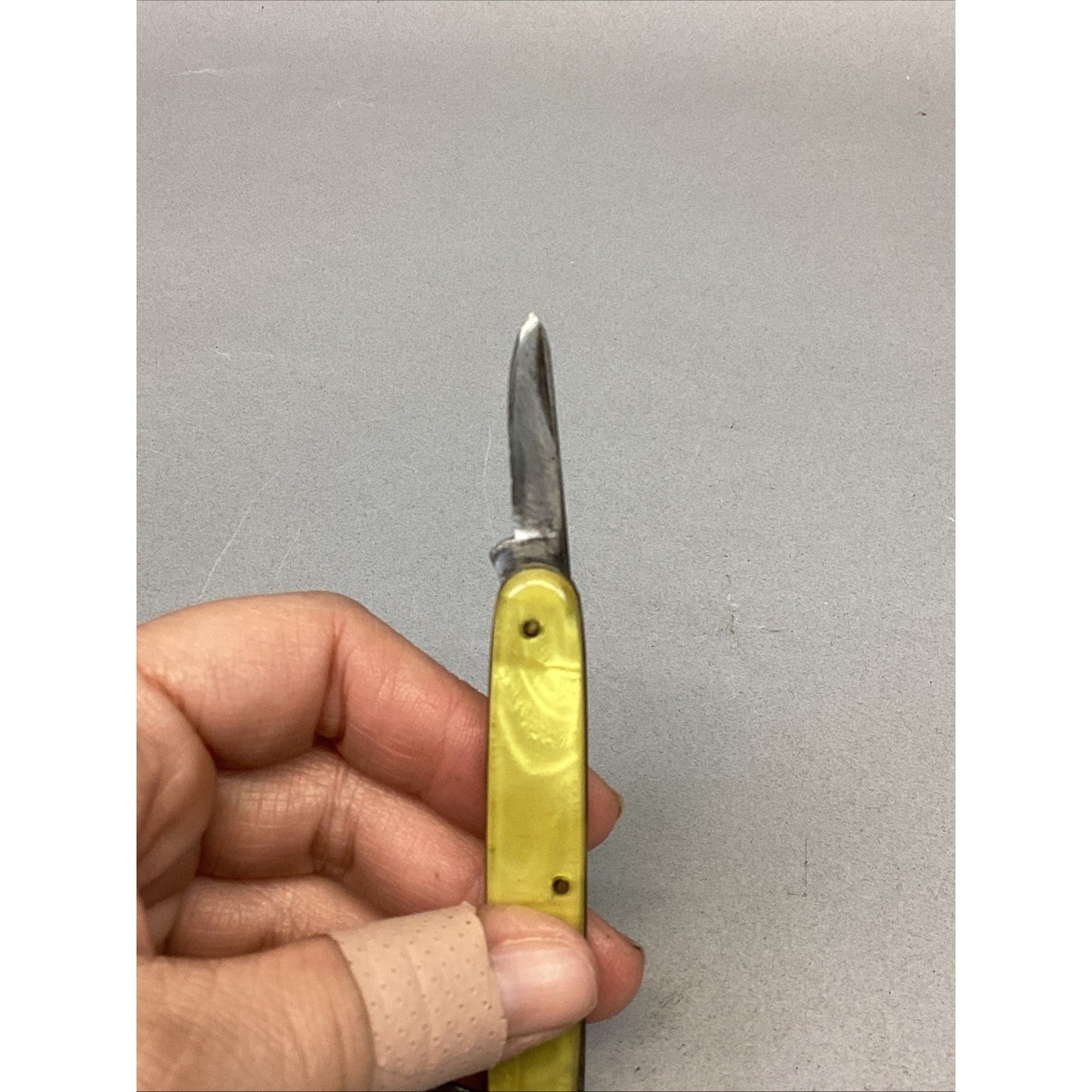 Vintage Yellow Fairmount Cutlery Co. 2 Blade Pocket Knife