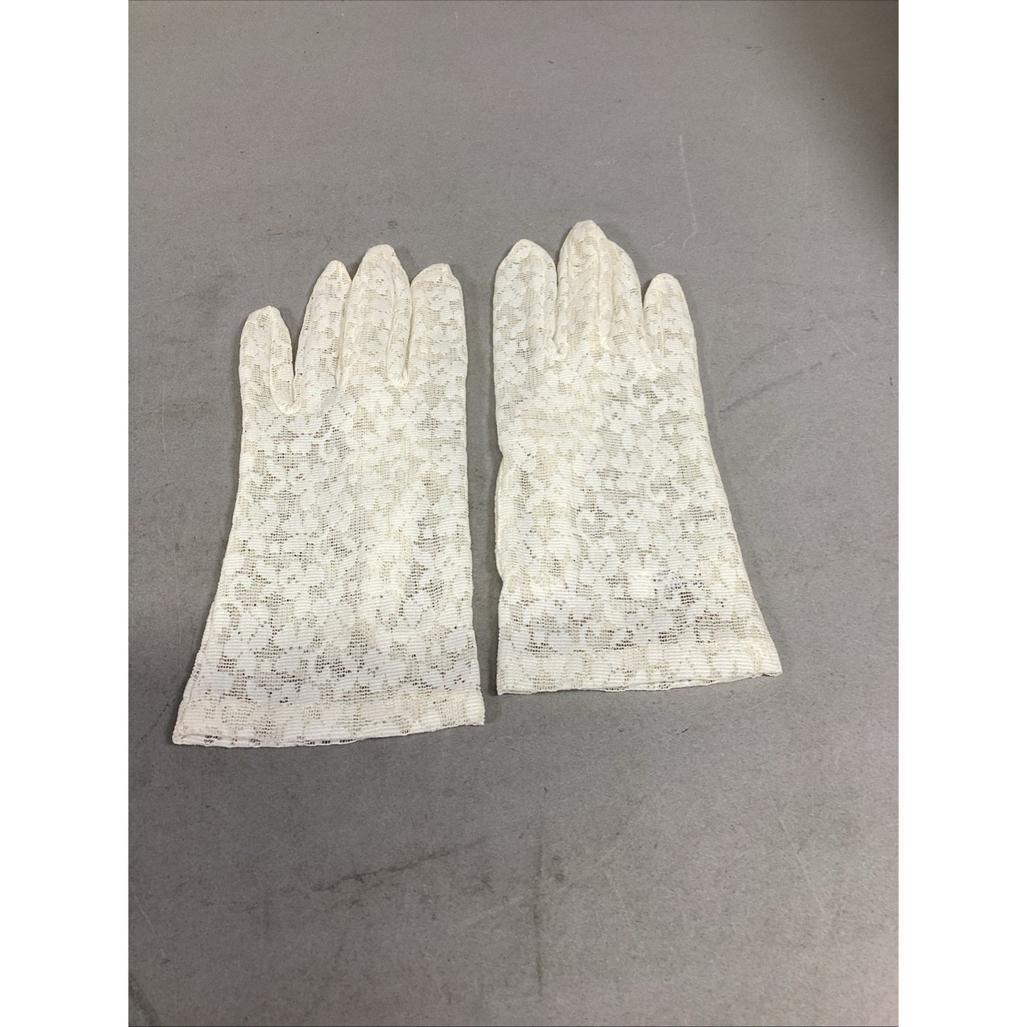 Set Of 3 Bloomingdale’s Women’s Gloves -Pink, Tan - Italy & White Lace - Austria