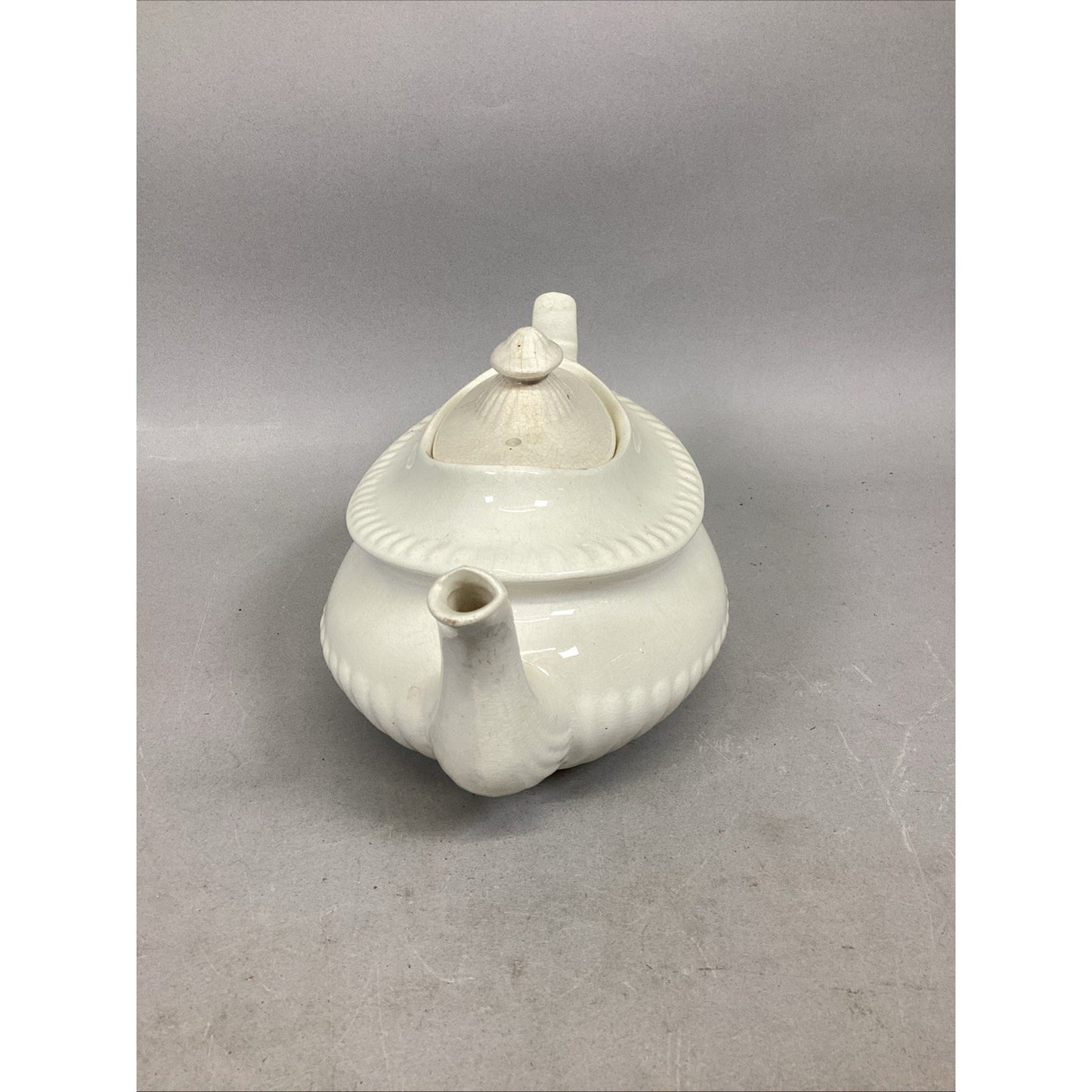 Vintage White Ceramic Teapot With Lid - 9.75x5.5x5.75”