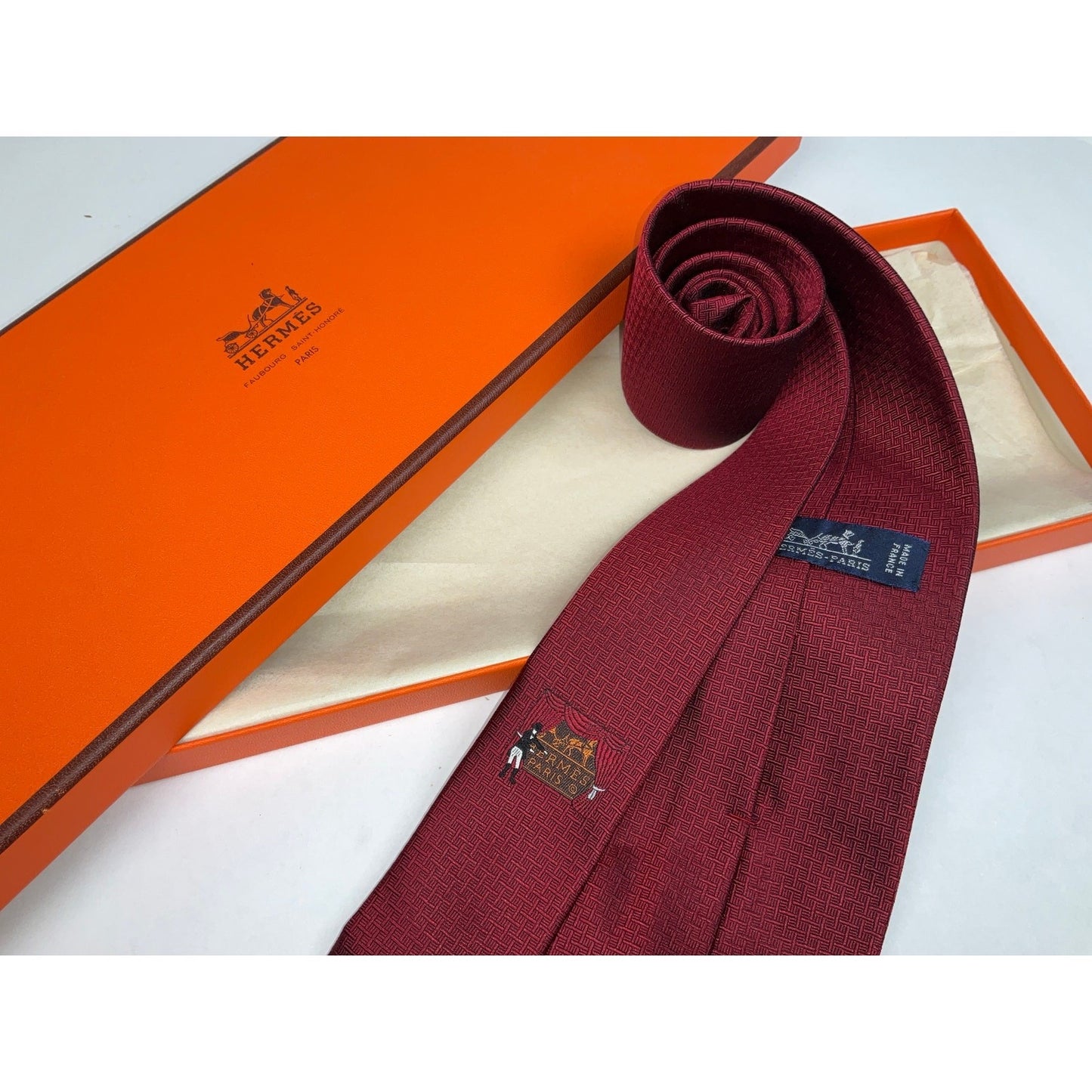 Men’s Hermès Red 100% Silk Geometric Neck Tie REF: 429124T | No Box