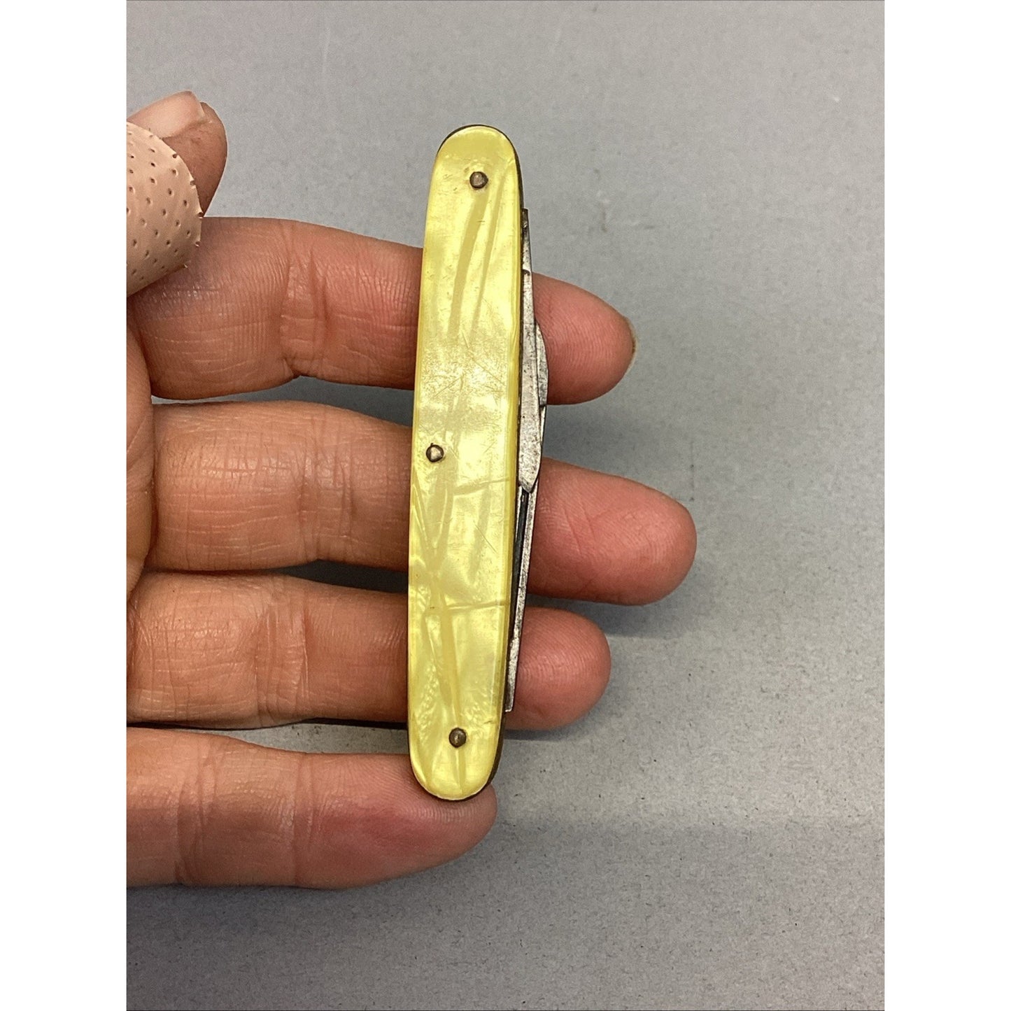 Vintage Yellow Fairmount Cutlery Co. 2 Blade Pocket Knife