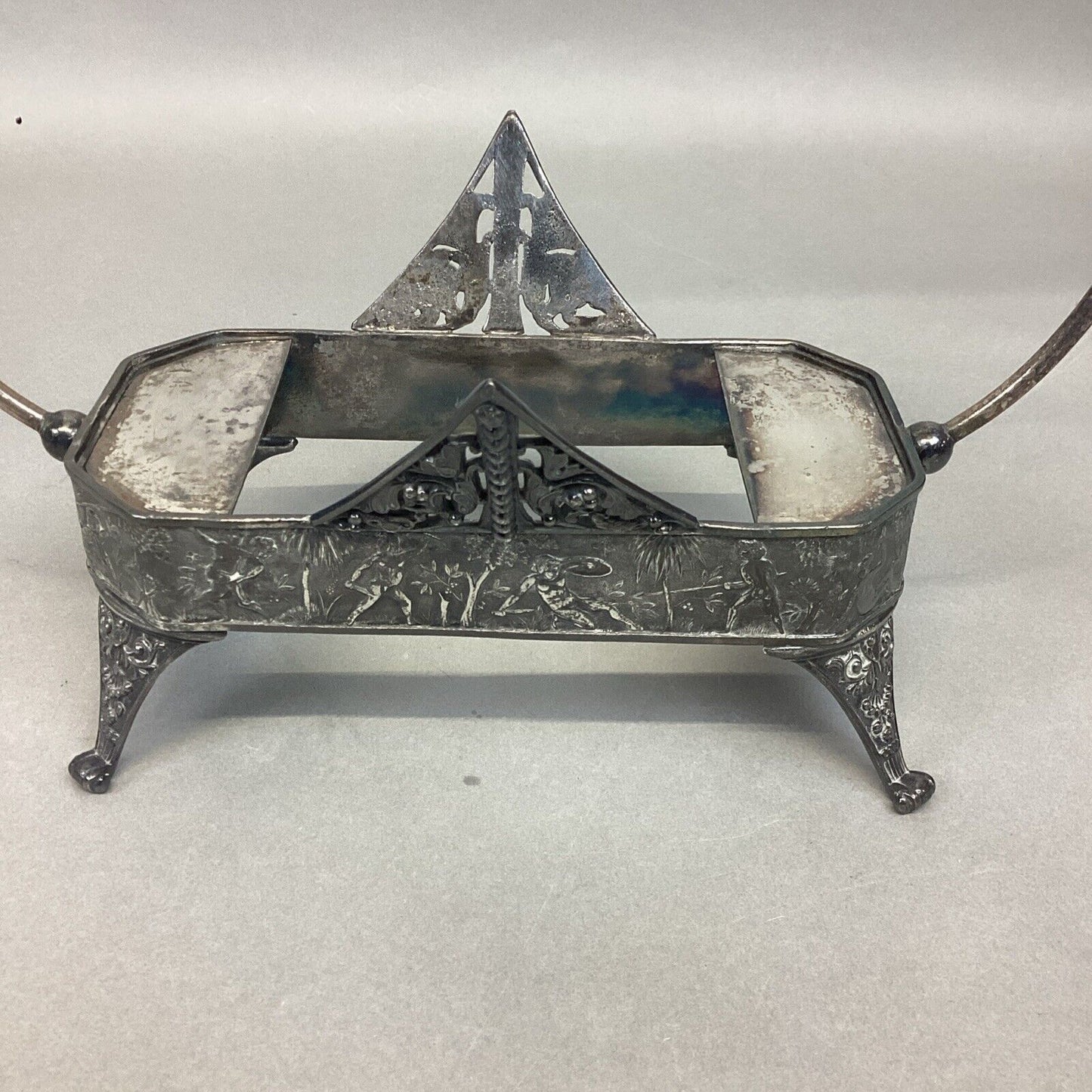 Roger’s Meriden Silverplate Victorian Ornate Frame Nude Warriors In Battle