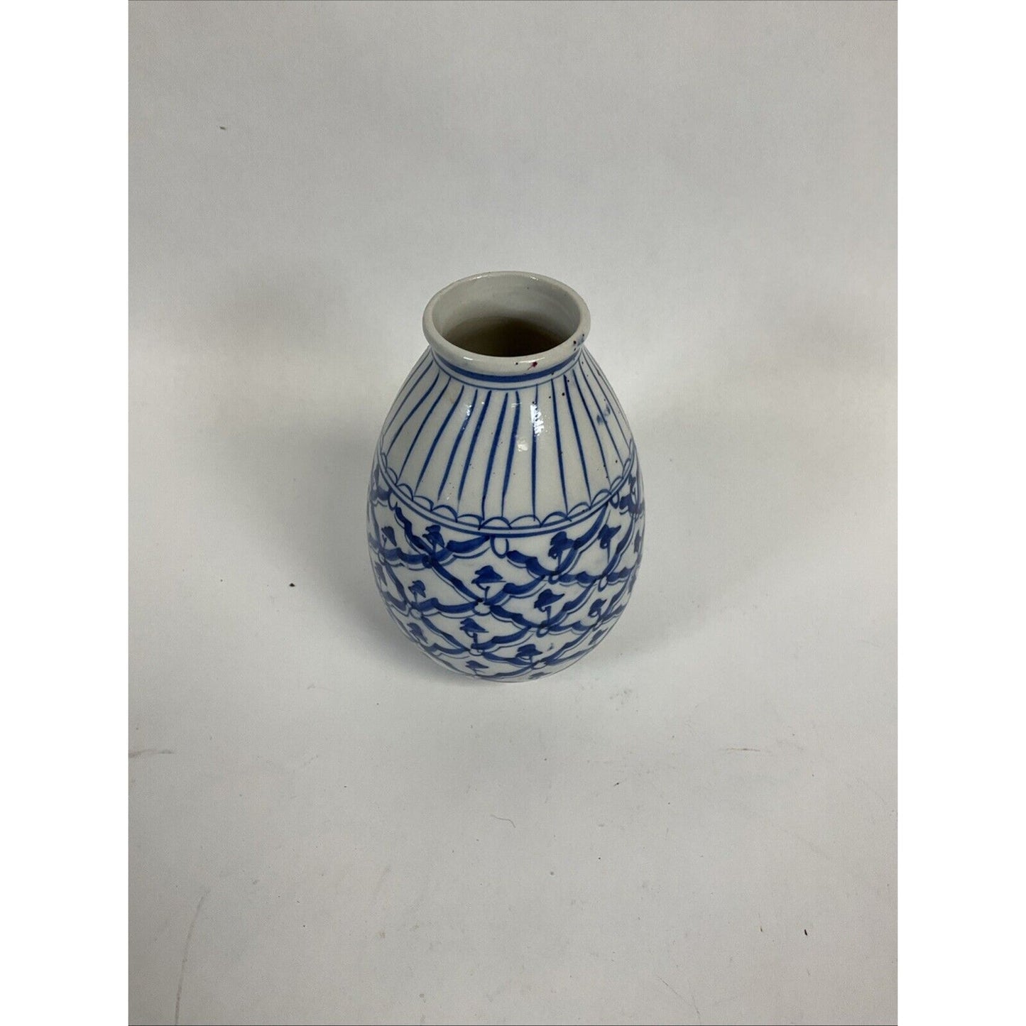 Vintage Cobalt Blue and White Vase With Flowers With Swirls Diamonds 5-1/2"H