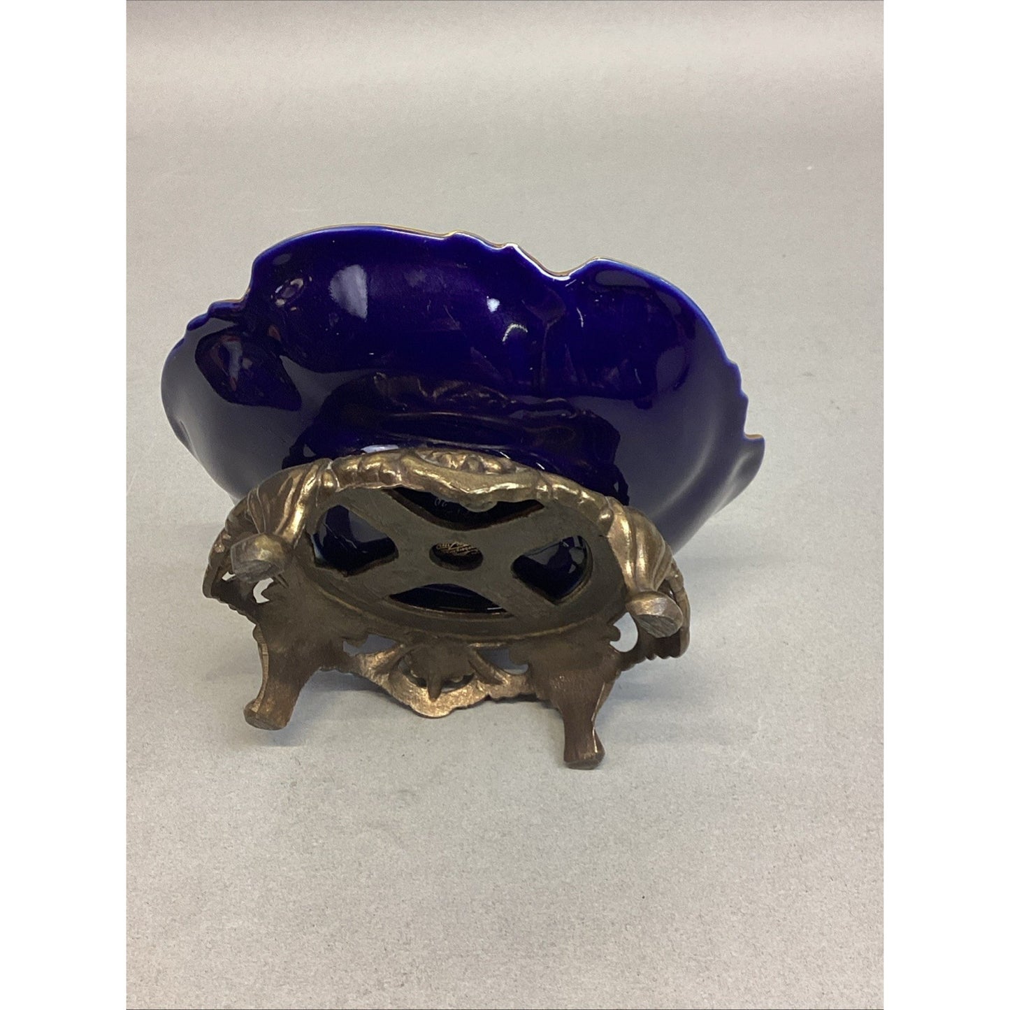 VINTAGE JLMENAU GRAF VON HENNEBERG ECHT COBALT PORCELAIN DISH ON BRASS PEDESTAL