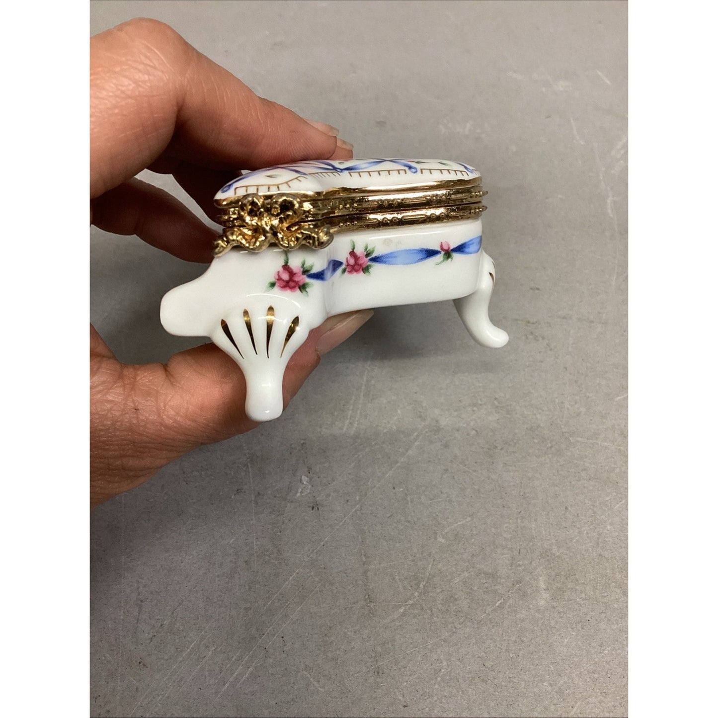 Lefton China 1997 #11176 - Piano Hinged Trinket Box Pink Flowers