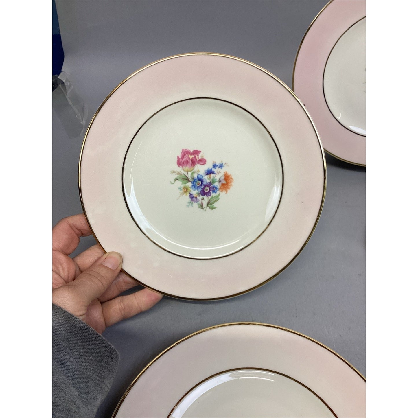 6 Vintage Aberdeen Floral 7” Salad Bread Dessert Plates with Gold Trim