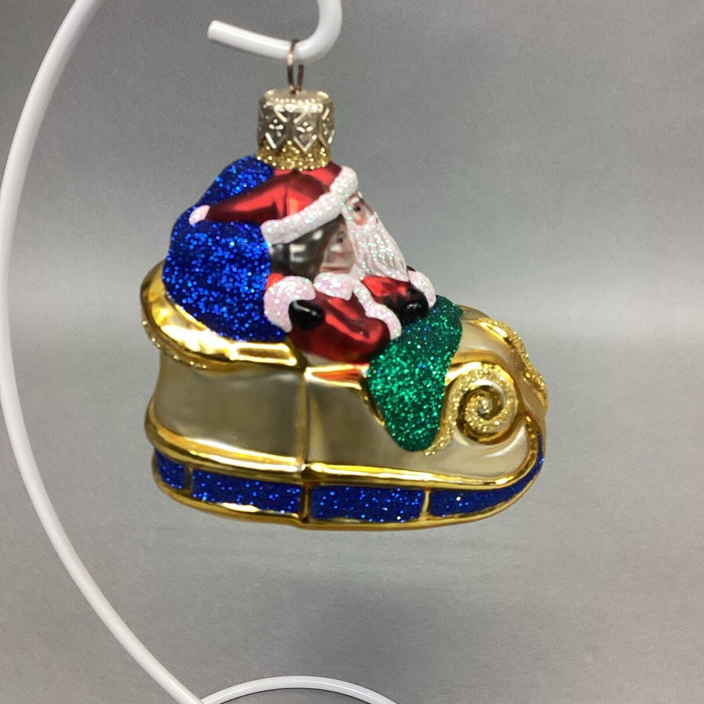 PATRICIA BREEN "Love is in the Air" Glass Christmas Ornament - No Tag