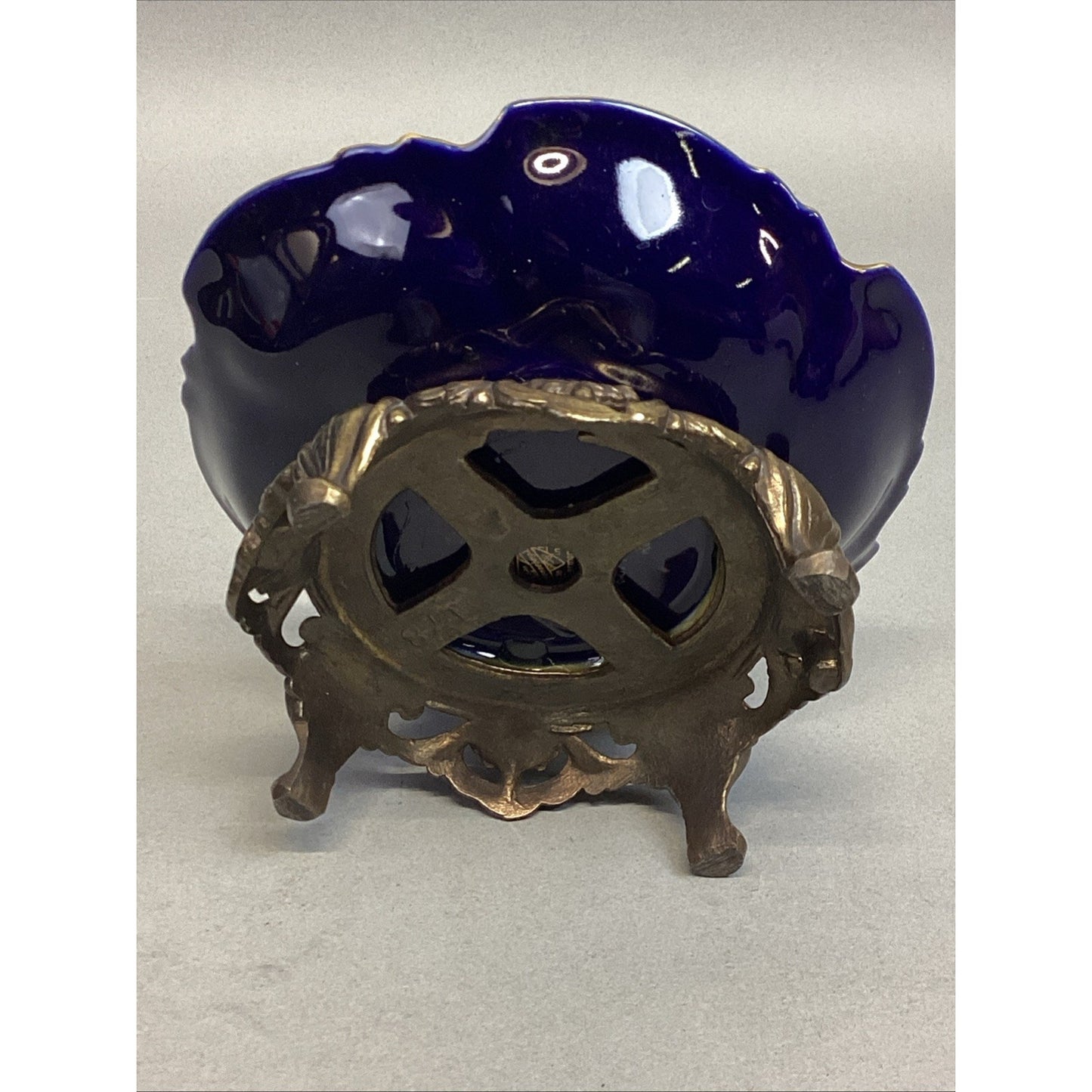 VINTAGE JLMENAU GRAF VON HENNEBERG ECHT COBALT PORCELAIN DISH ON BRASS PEDESTAL