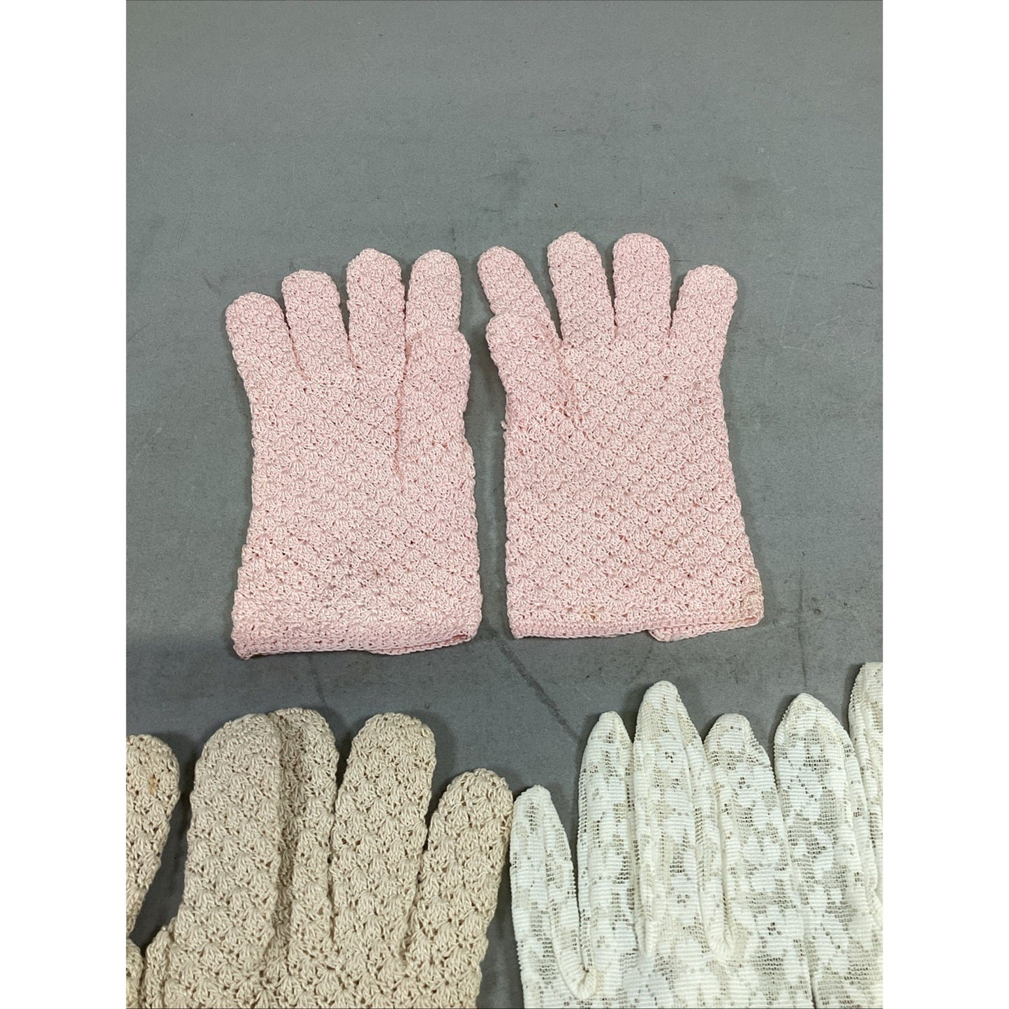 Set Of 3 Bloomingdale’s Women’s Gloves -Pink, Tan - Italy & White Lace - Austria