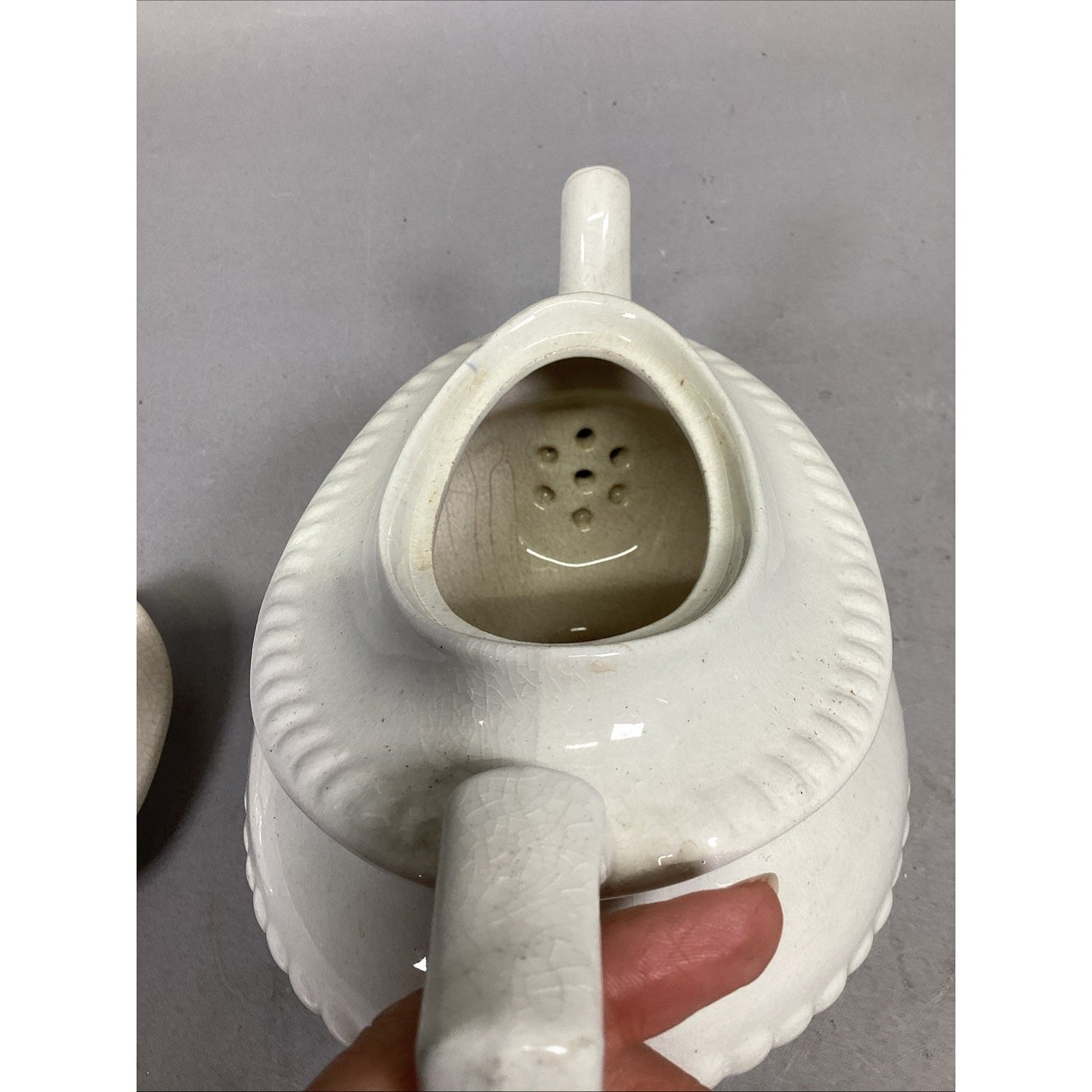 Vintage White Ceramic Teapot With Lid - 9.75x5.5x5.75”