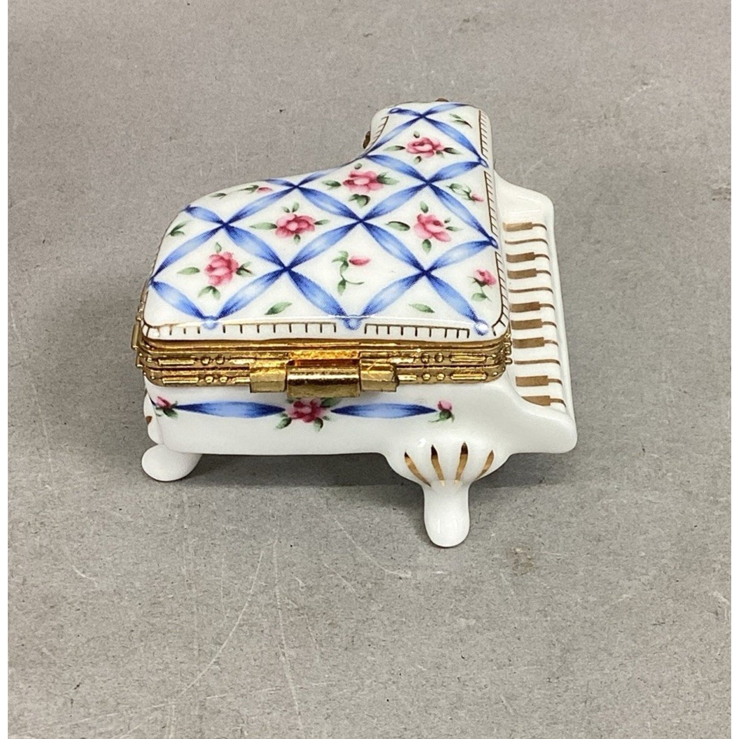 Lefton China 1997 #11176 - Piano Hinged Trinket Box Pink Flowers