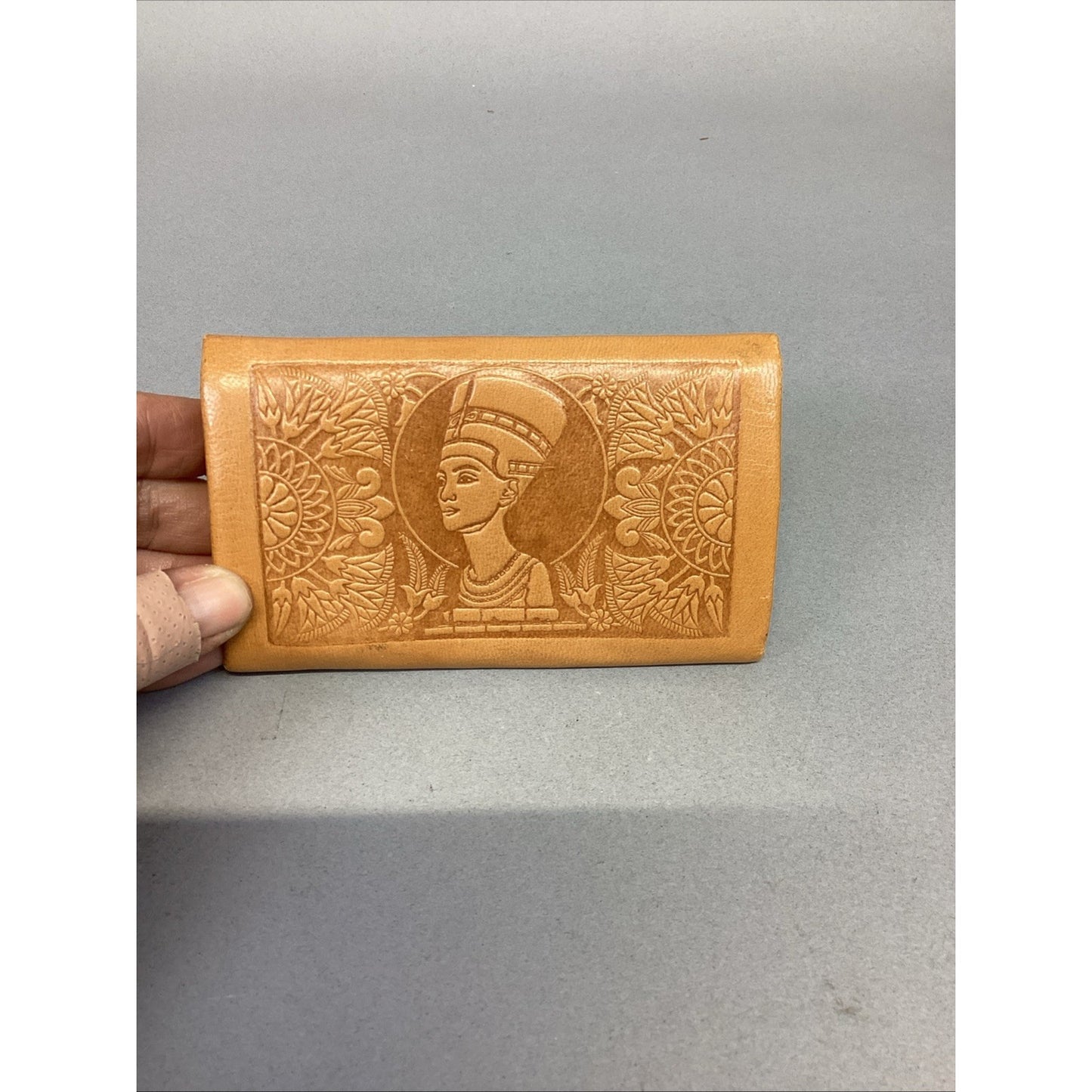 Vintage Egyptian Tan Hieroglyphics Pharoah Queen Nefertiti & Camels Change Purse