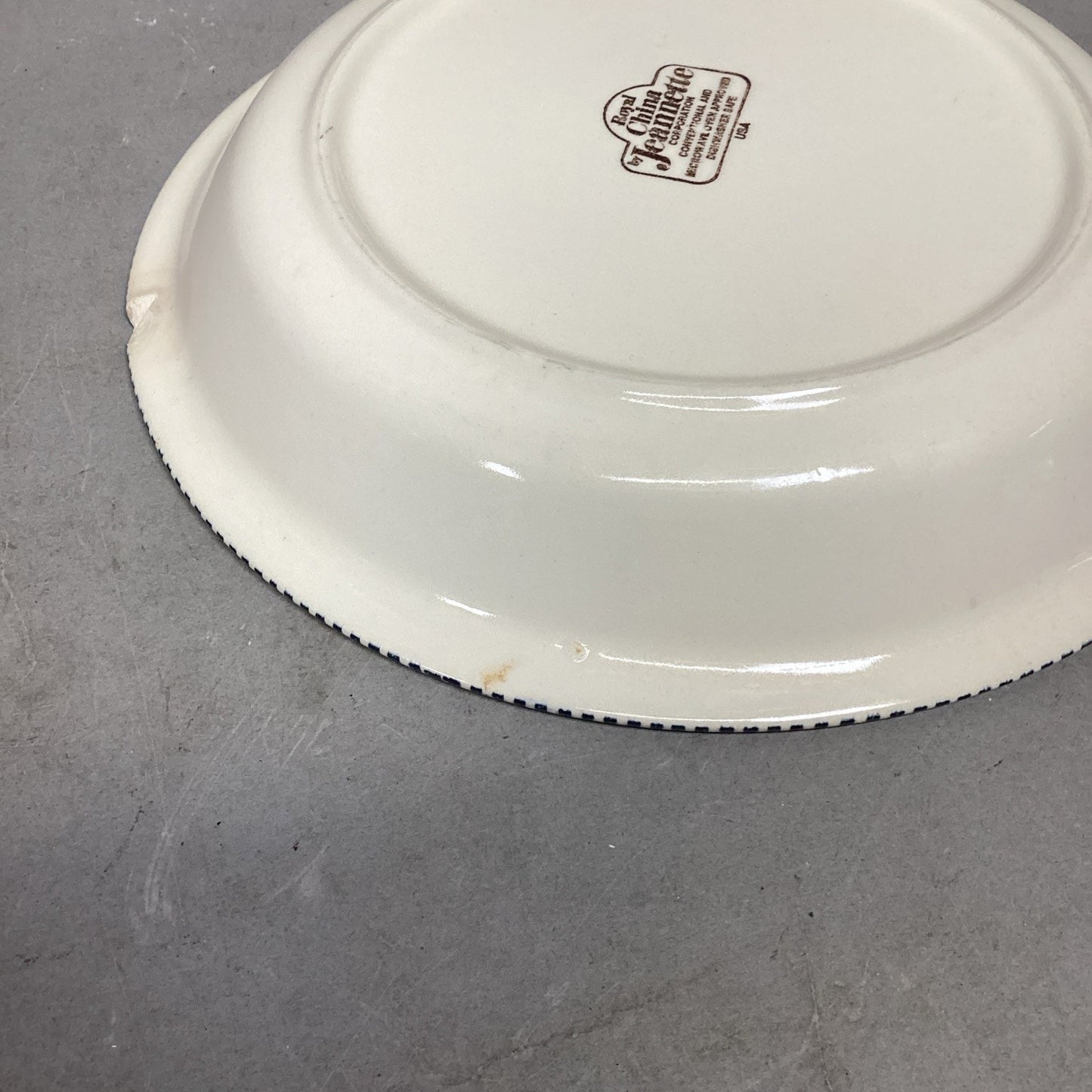 Royal China By Jeanette Blue Currier & Ives "Snowy Morning" 10" Pie Plate