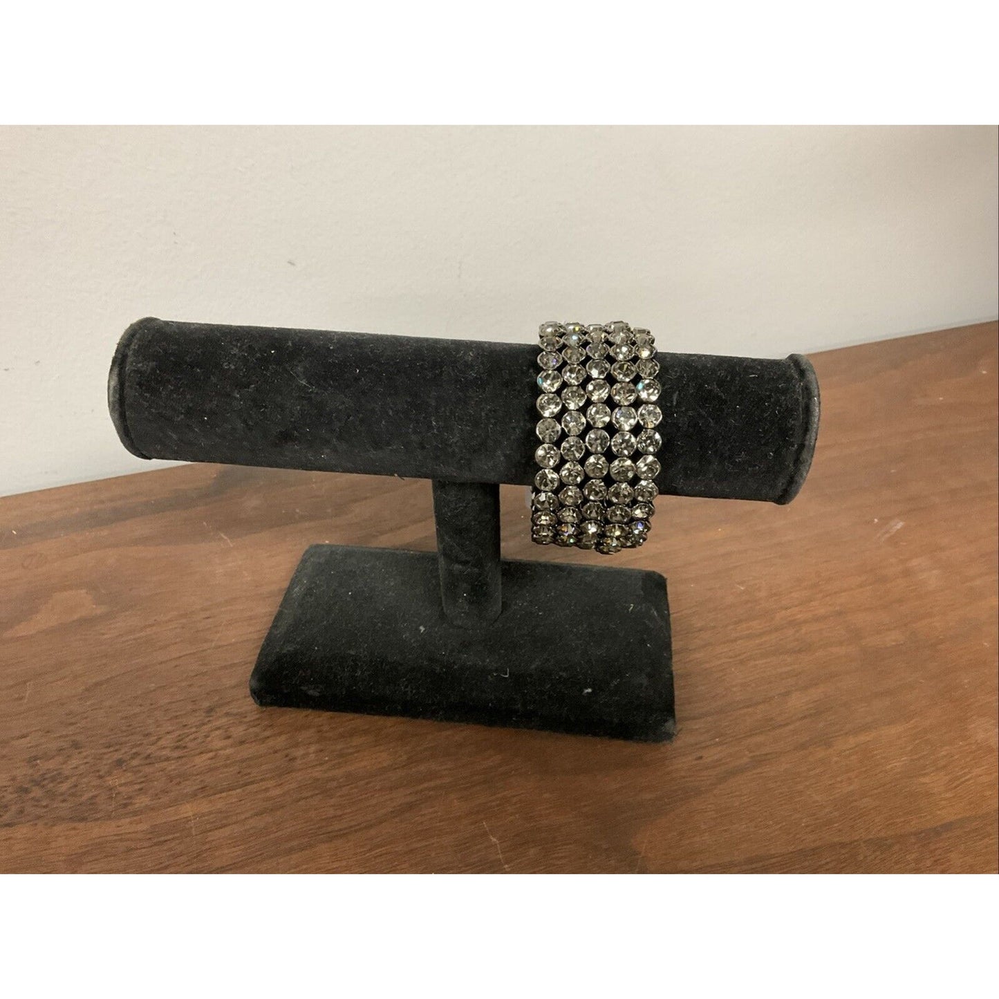 5 Lined Dark Silver Accordion Bracelet With Black Gems