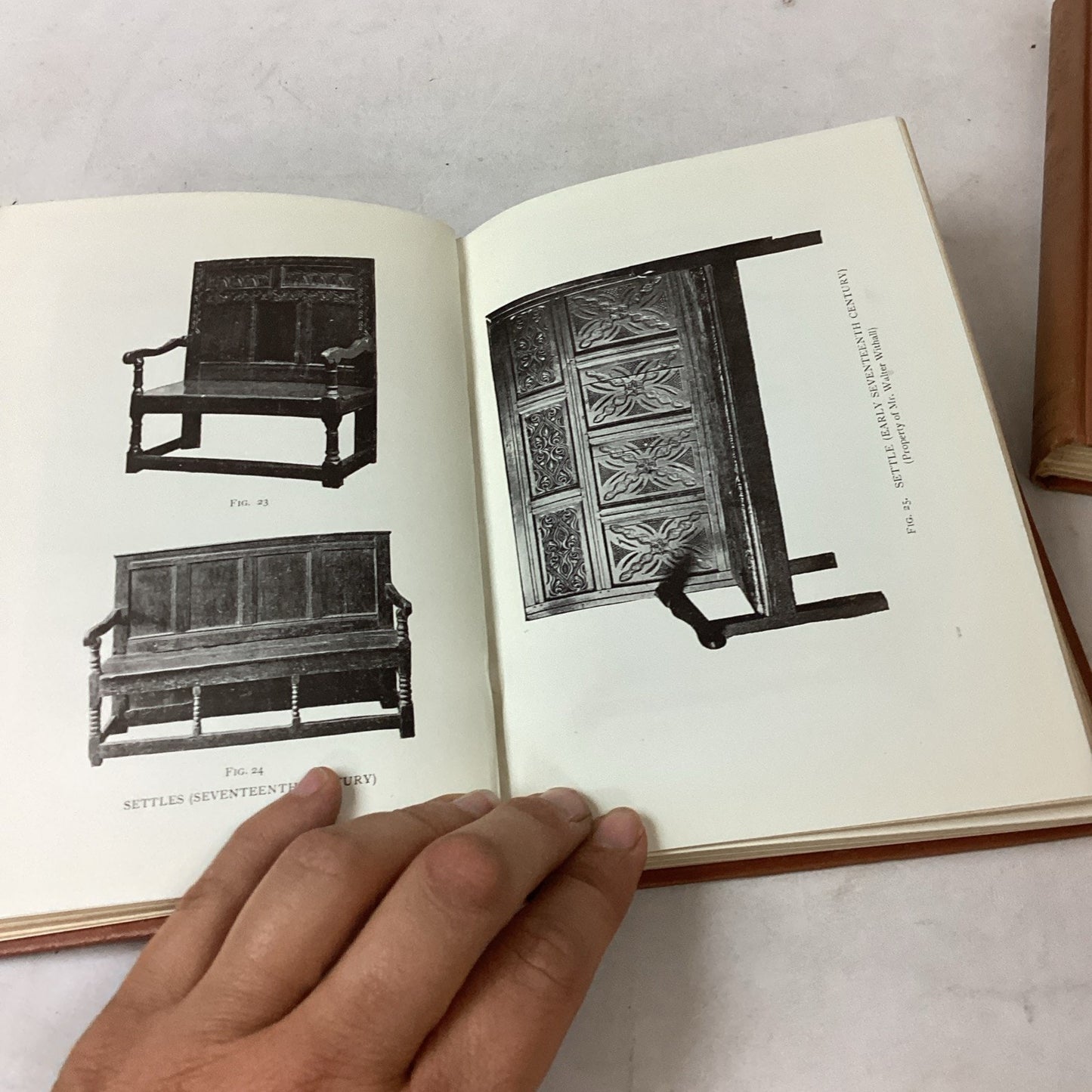 Set Of 3 - Little Book About Old Furniture - Illustrated