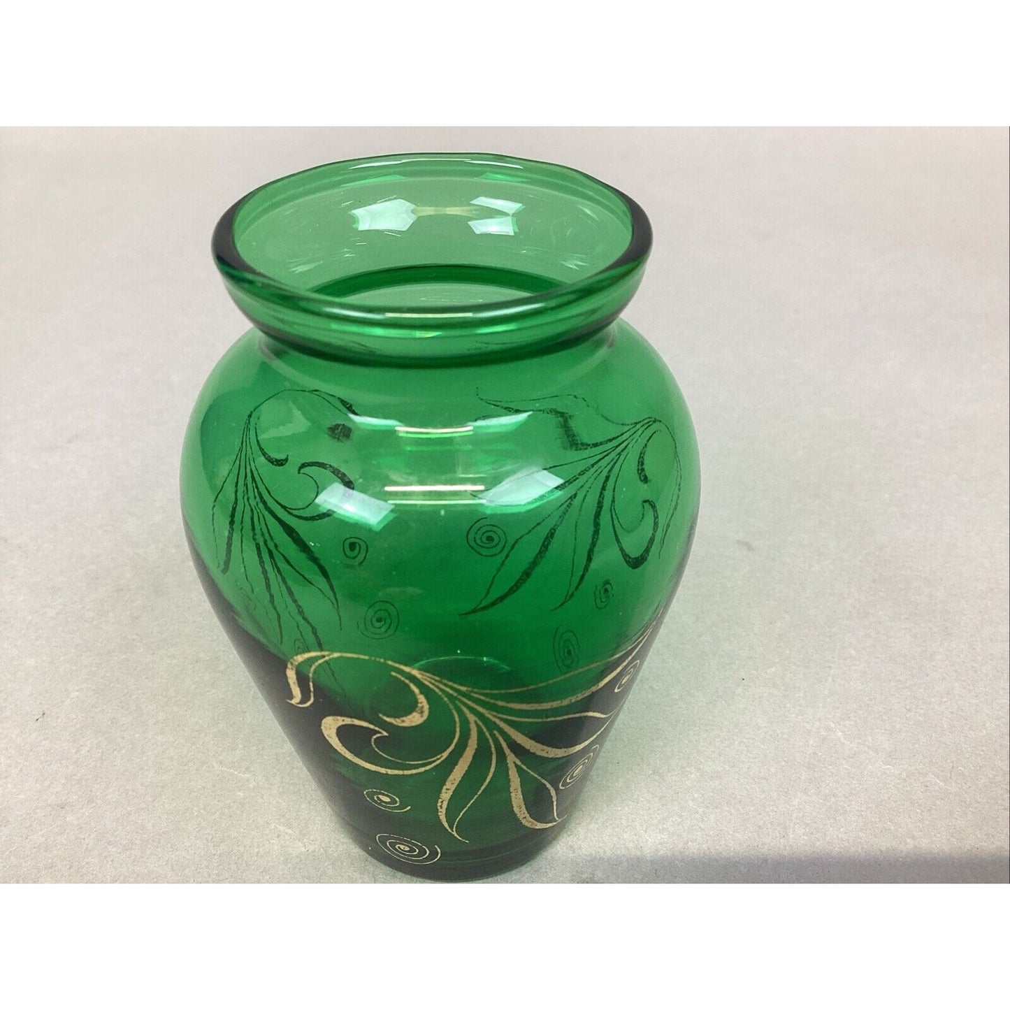 Vintage 1950s Anchor Hocking Emerald Green Mini Glass Vase - 3.75”