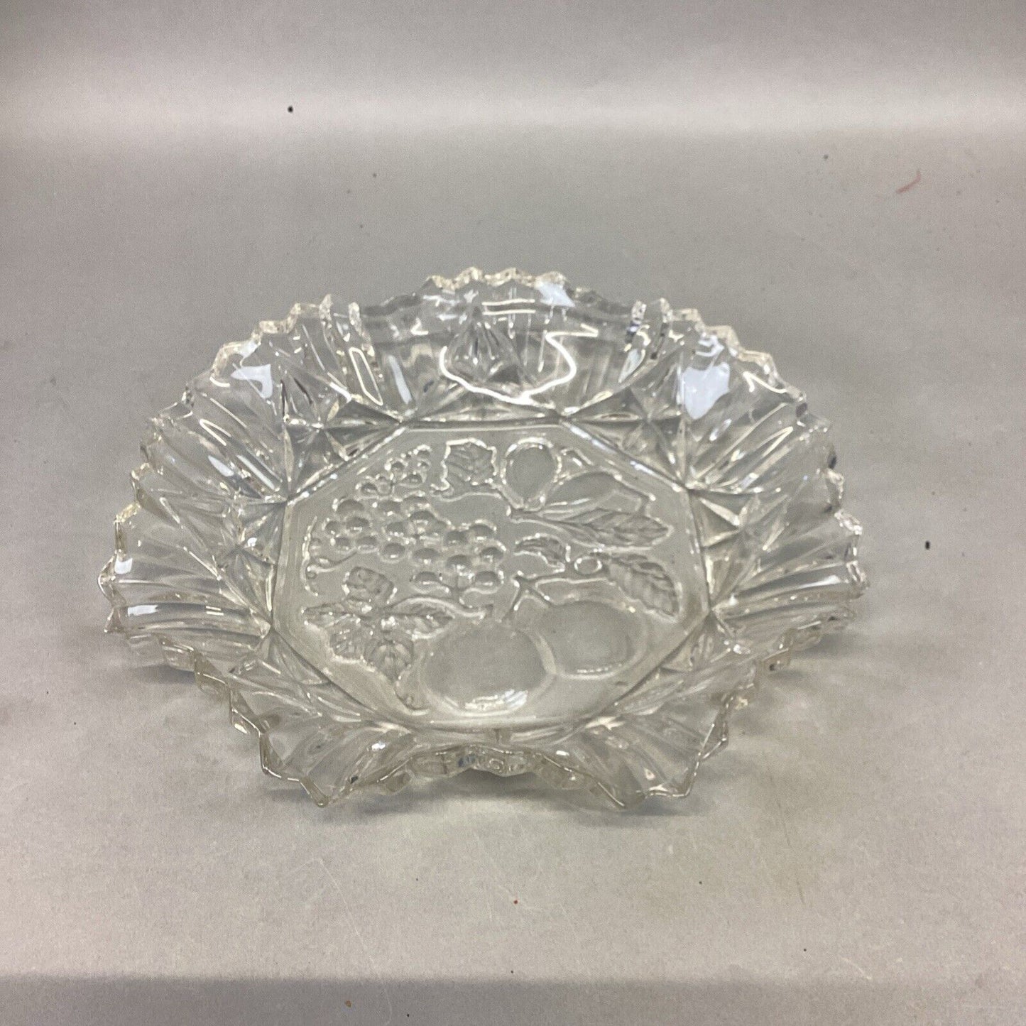 Vintage Federal Glass Pioneer Pattern Serving Bowl Clear Fruit Pressed Glass 10”