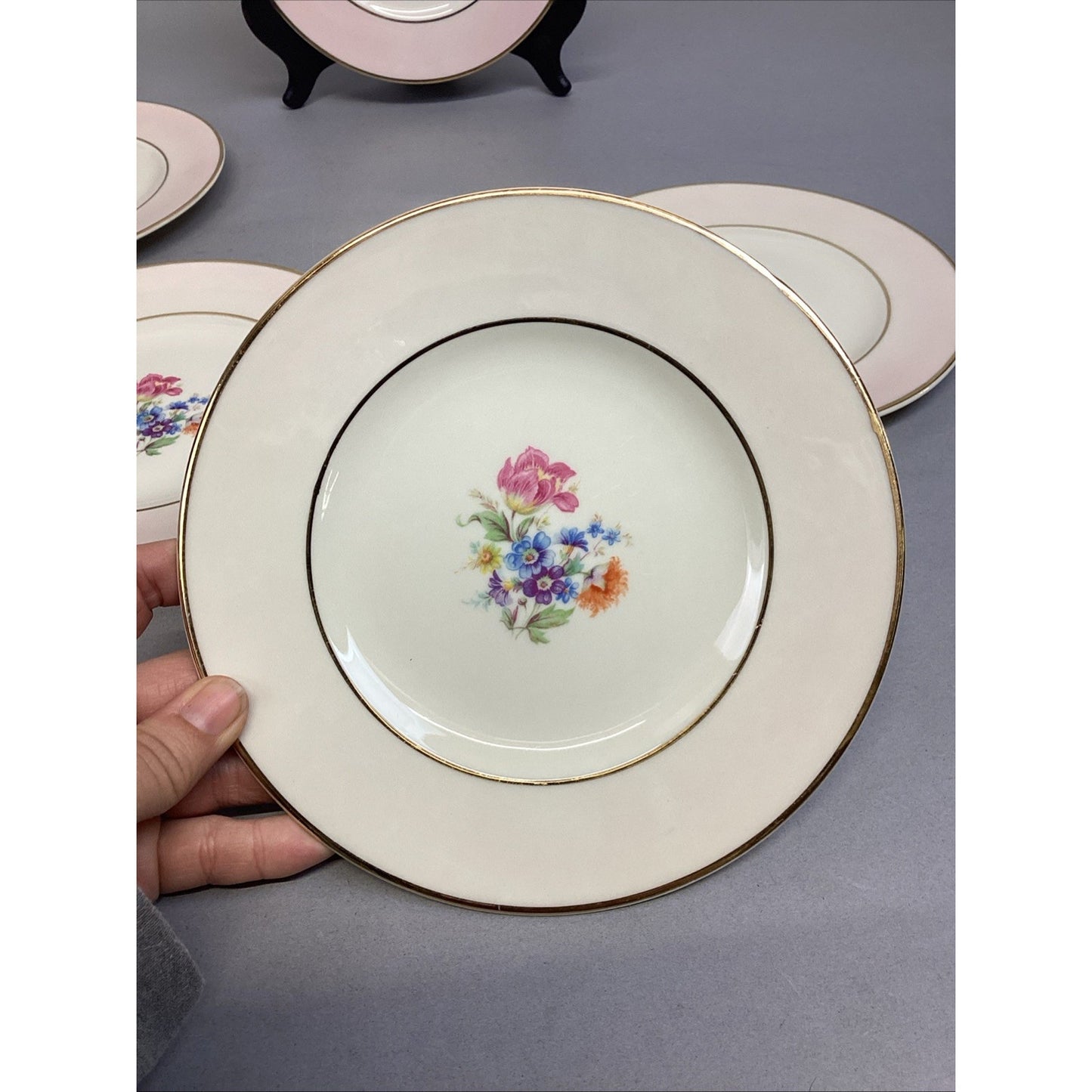 6 Vintage Aberdeen Floral 7” Salad Bread Dessert Plates with Gold Trim