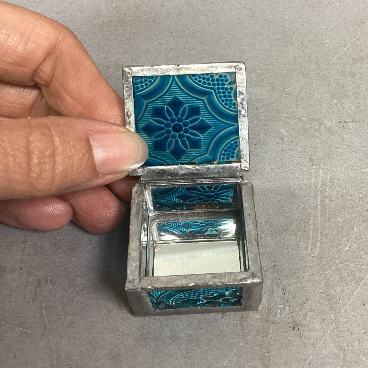 Vintage Handmade Blue Floral Stained Glass Trinket Box - 1.25”D - Indonesia