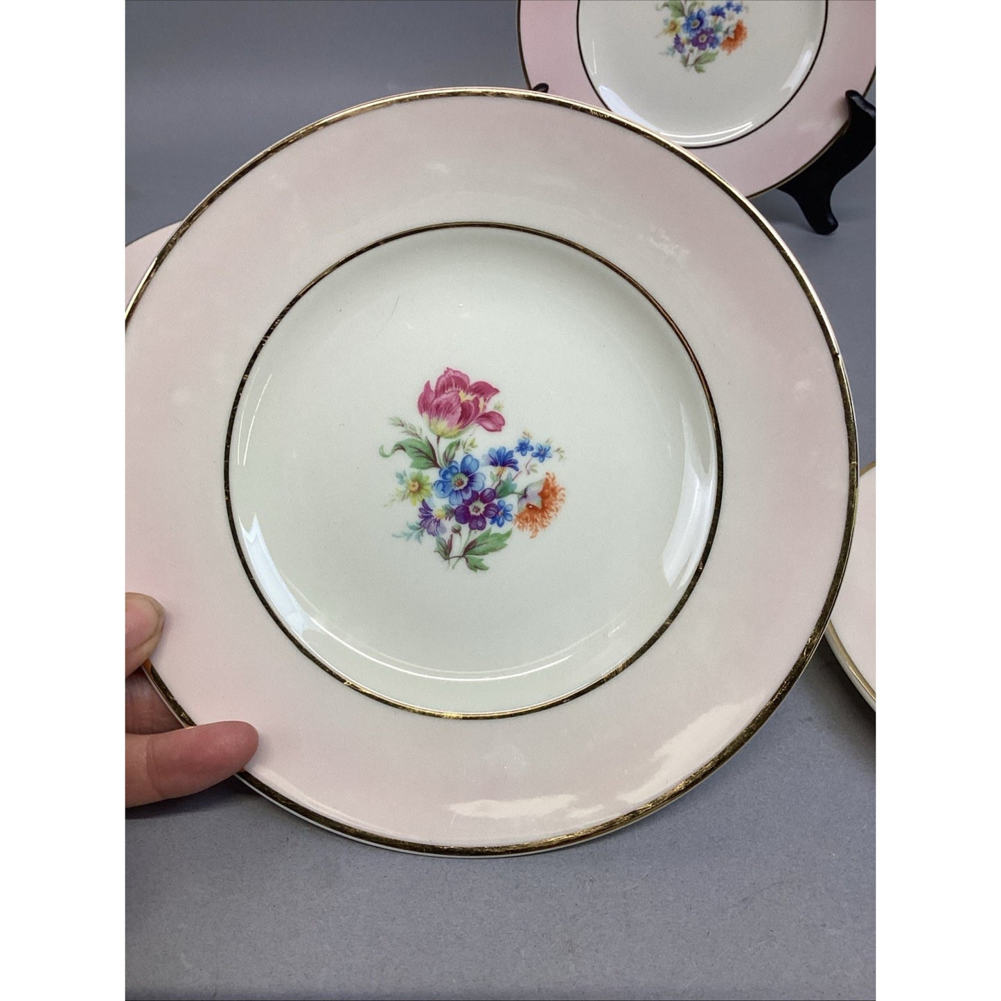 6 Vintage Aberdeen Floral 7” Salad Bread Dessert Plates with Gold Trim