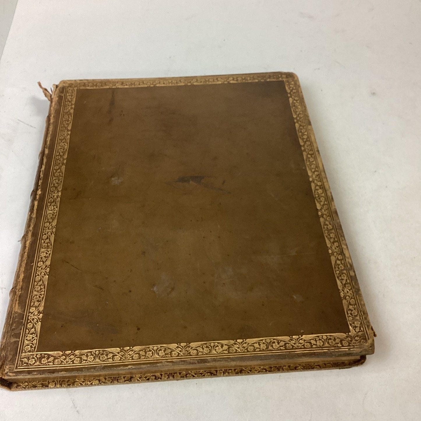 Antique Book - Juvenalis Et Persius Hardcover Book