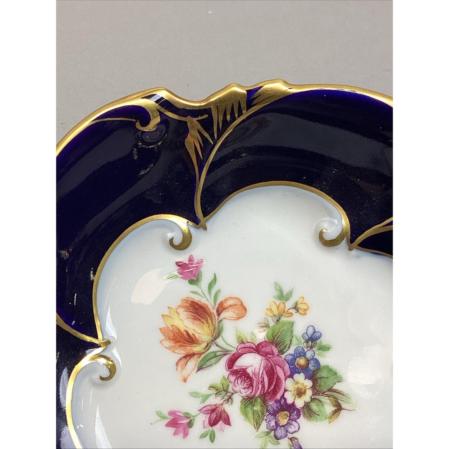VINTAGE JLMENAU GRAF VON HENNEBERG ECHT COBALT PORCELAIN DISH ON BRASS PEDESTAL