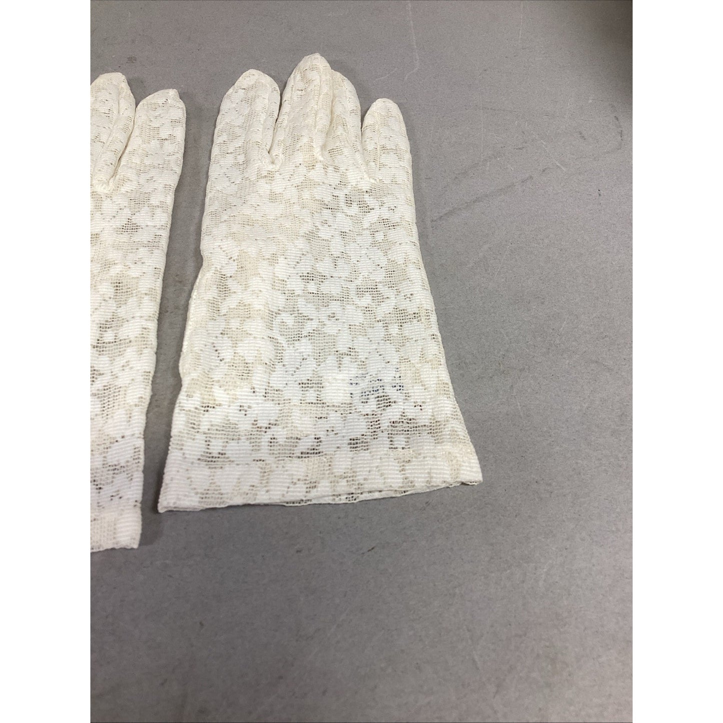 Set Of 3 Bloomingdale’s Women’s Gloves -Pink, Tan - Italy & White Lace - Austria