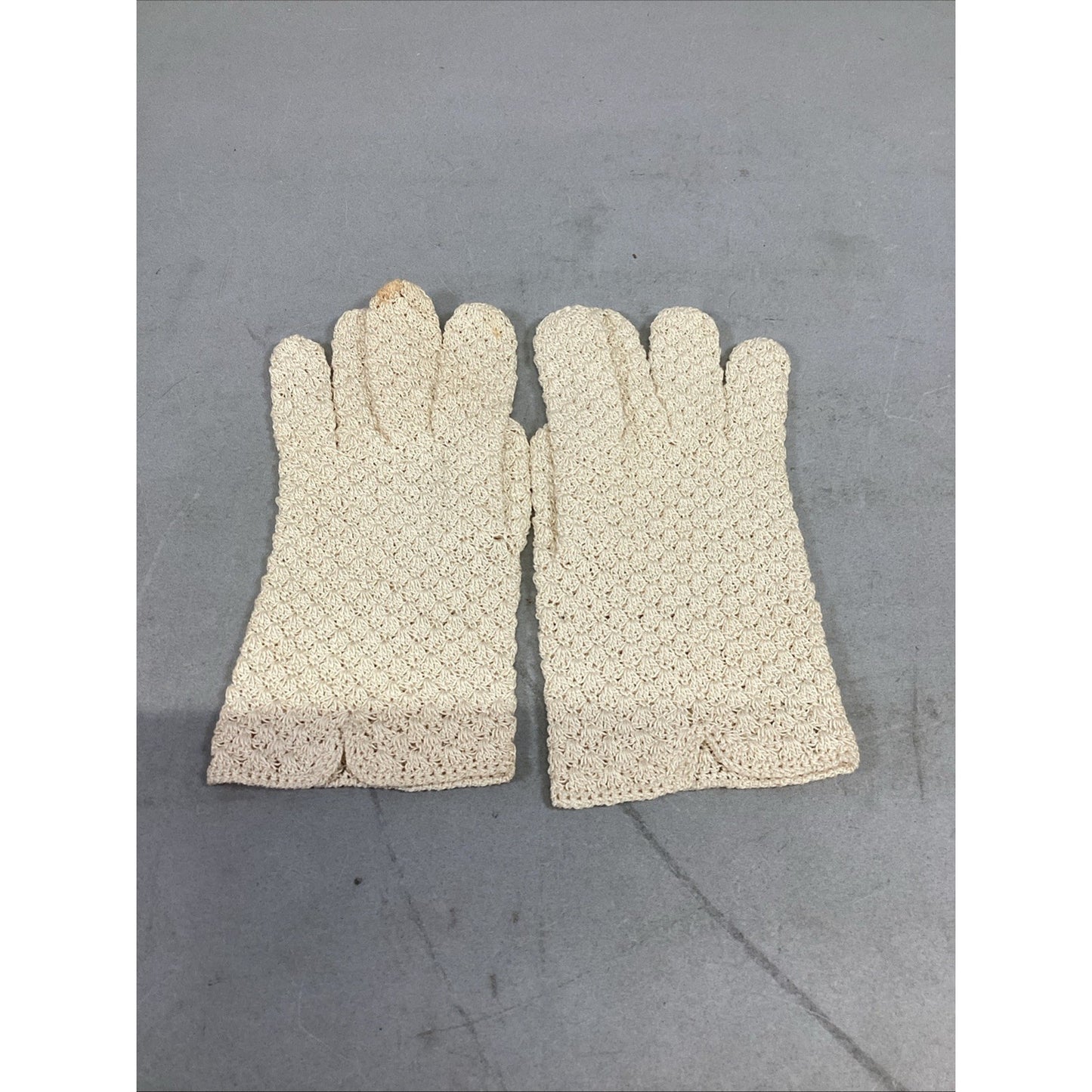 Set Of 3 Bloomingdale’s Women’s Gloves -Pink, Tan - Italy & White Lace - Austria