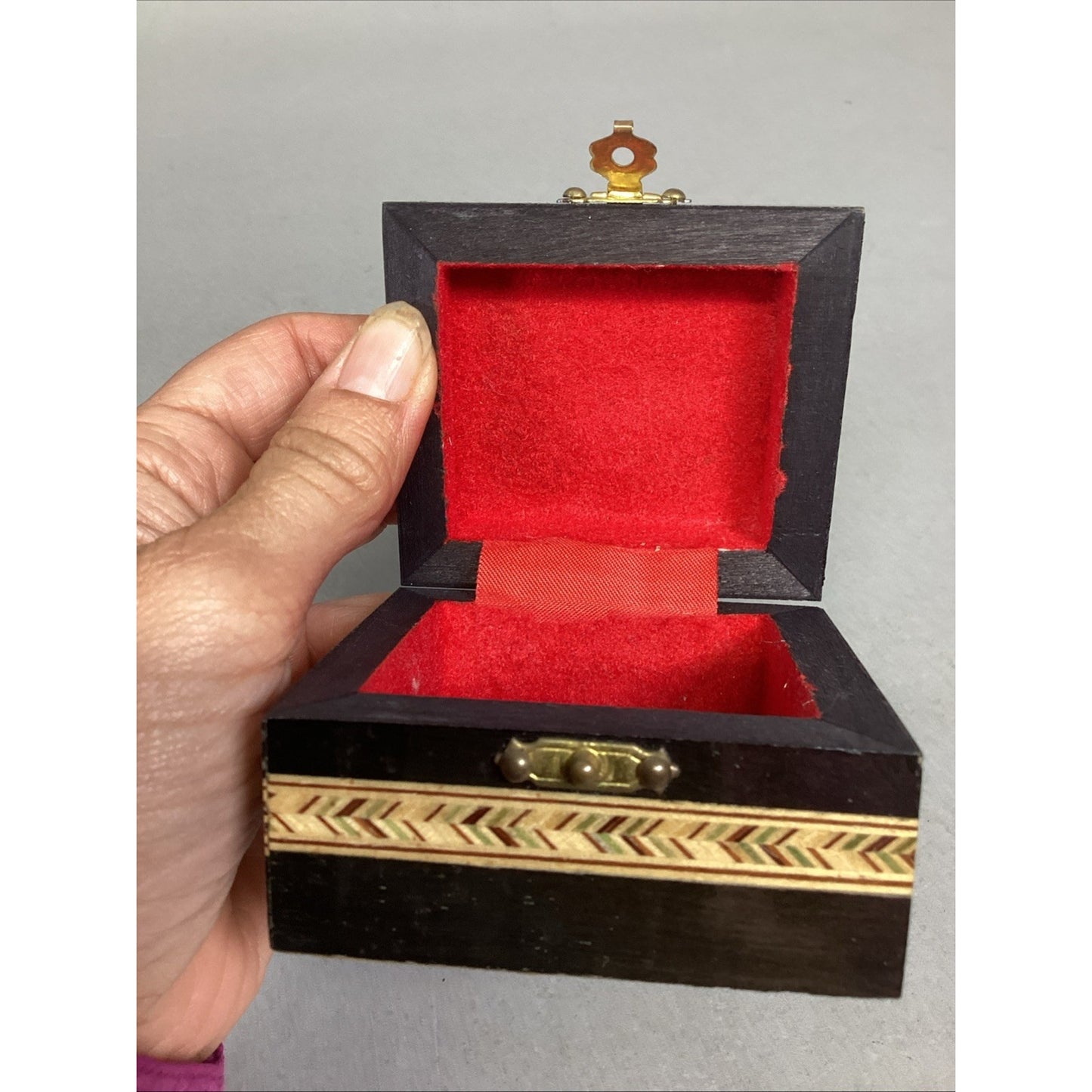Vintage Lacquered Wood Box Trinket Mosaic Jewelry Stash 2 7/8x2.5x1.75”