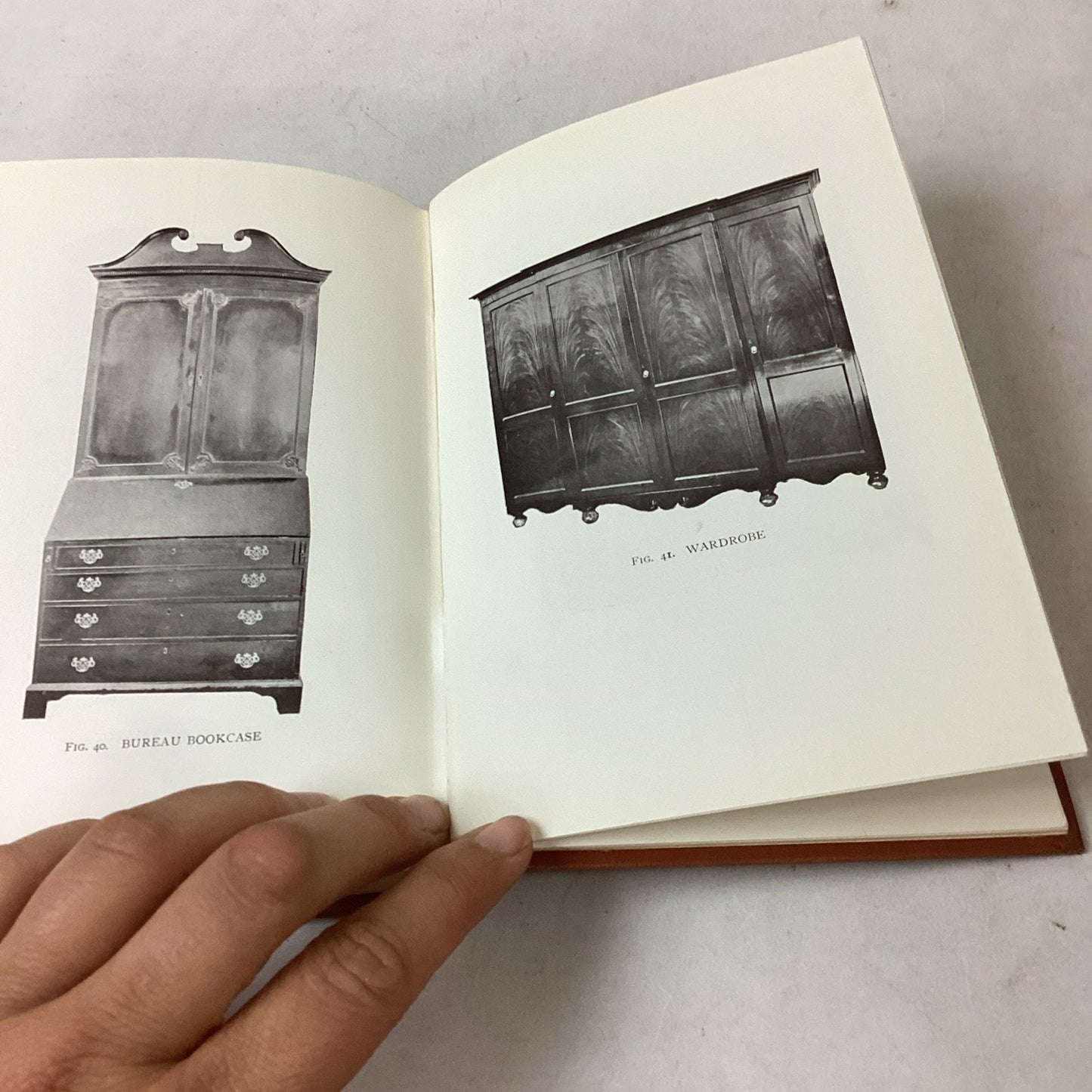 Set Of 3 - Little Book About Old Furniture - Illustrated