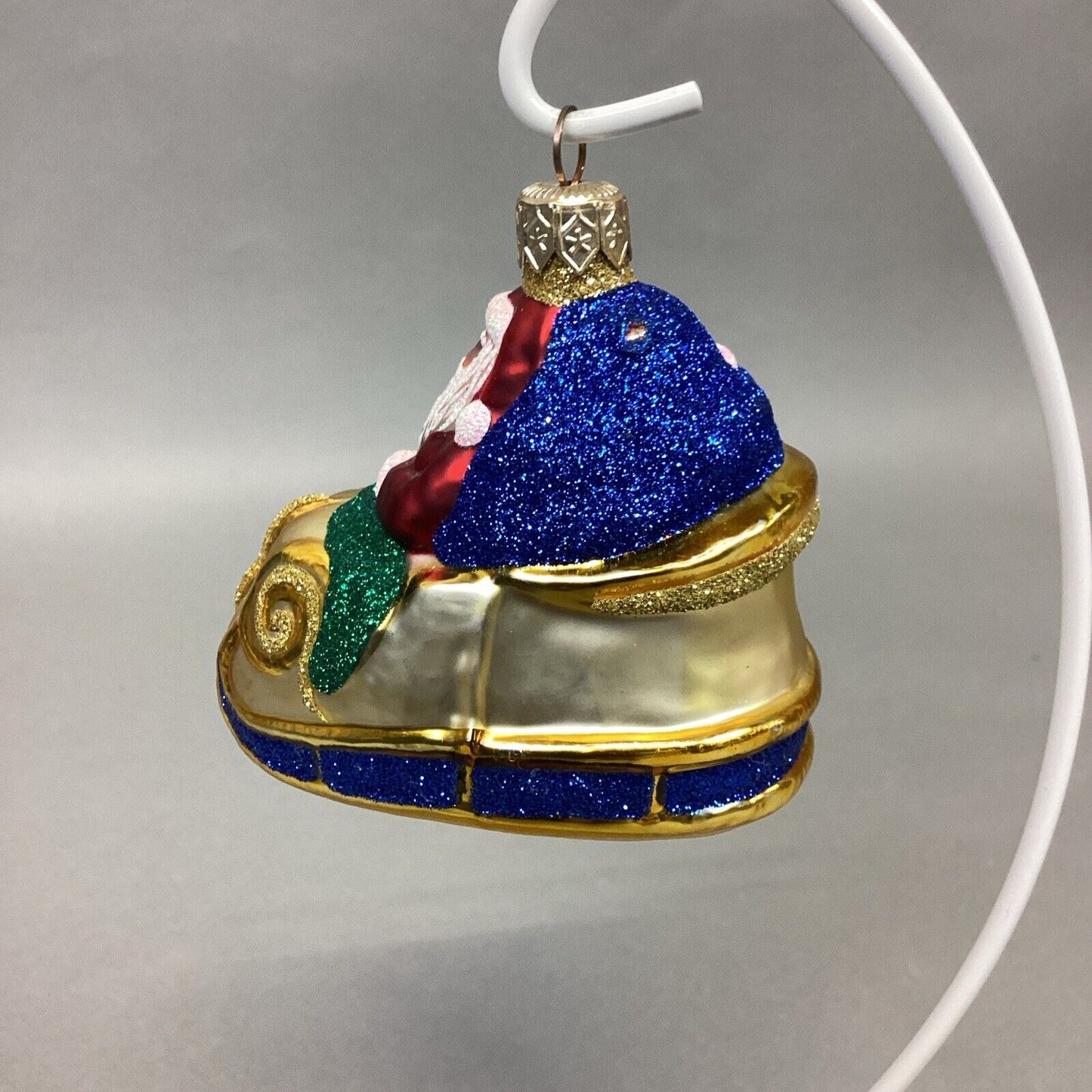 PATRICIA BREEN "Love is in the Air" Glass Christmas Ornament - No Tag