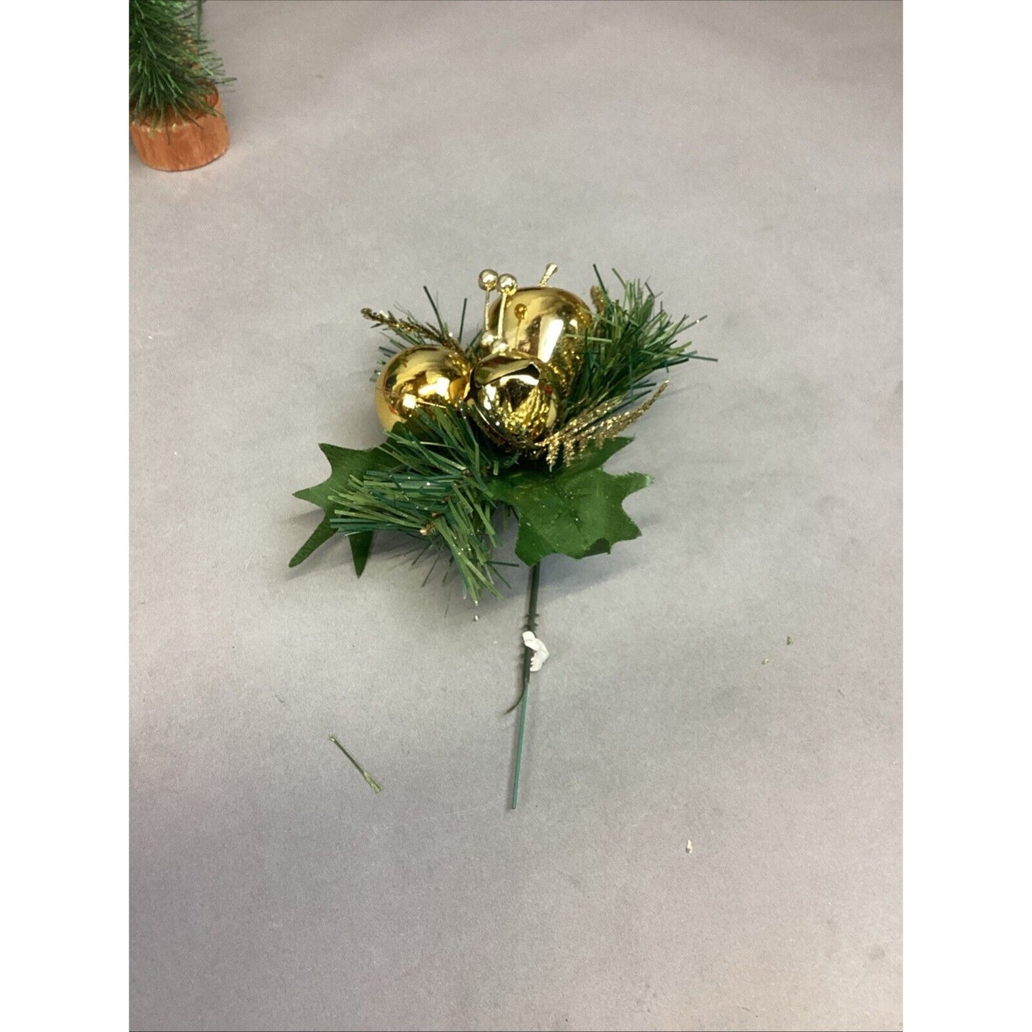 Lot Of 18 - Christmas Wreath, 5 Mini Trees, 2 Centerpieces & Strawberry Ornamen