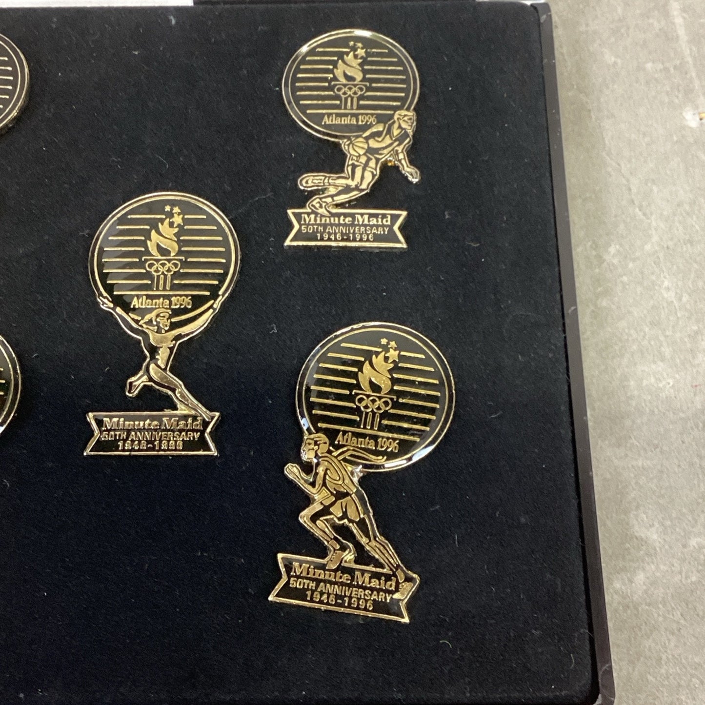 USA Commemorative Atlanta 1996 Olympics Minute Maid XL T-Shirt/7 Pins/Medallion