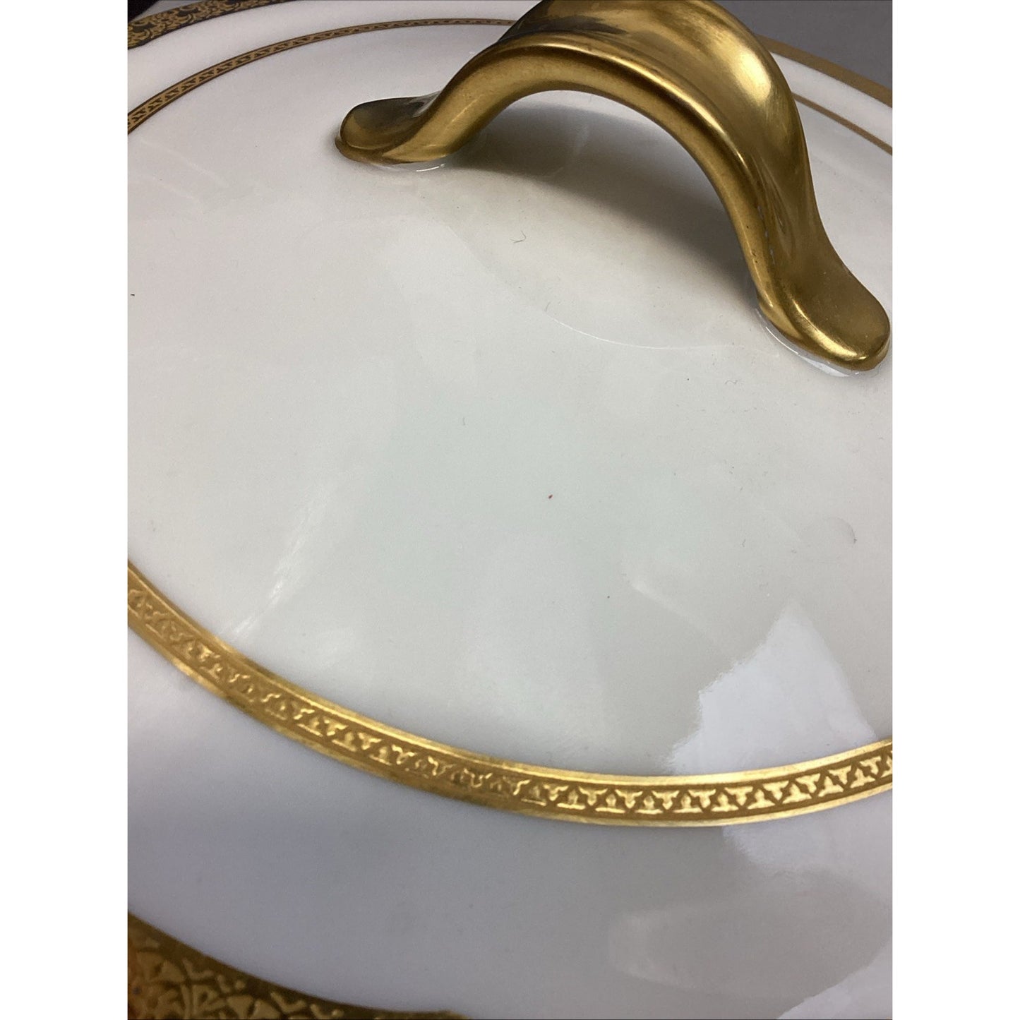 Haviland Limoges Round Covered Vegetable Dish W/ Gold Trim - # 32681