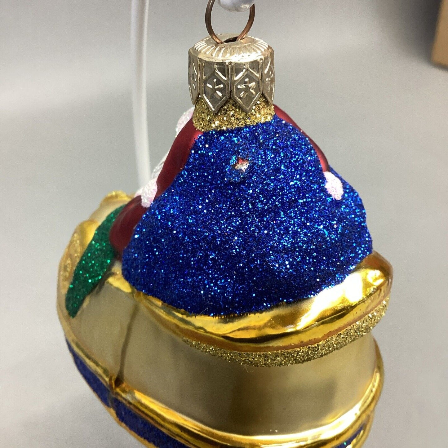 PATRICIA BREEN "Love is in the Air" Glass Christmas Ornament - No Tag