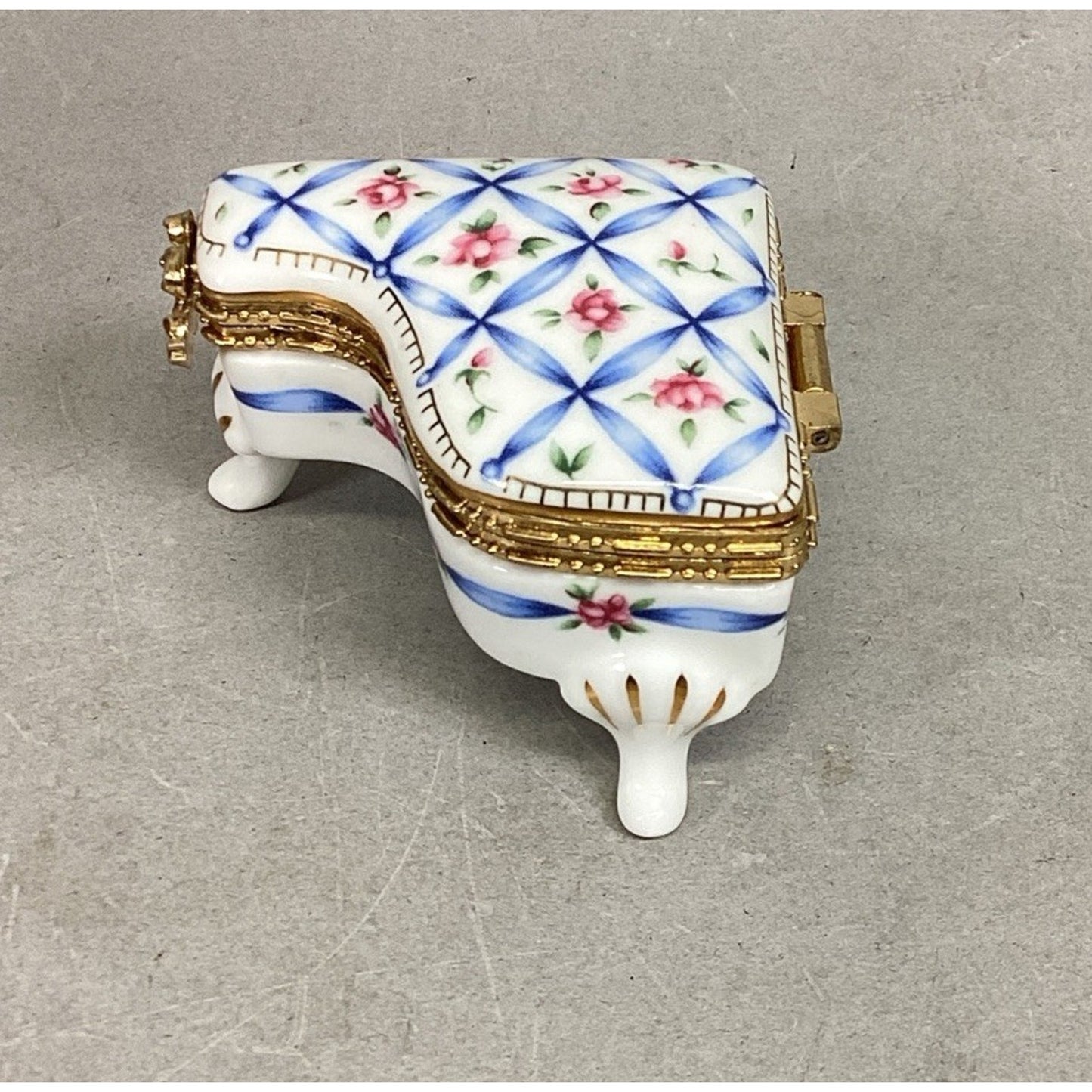 Lefton China 1997 #11176 - Piano Hinged Trinket Box Pink Flowers