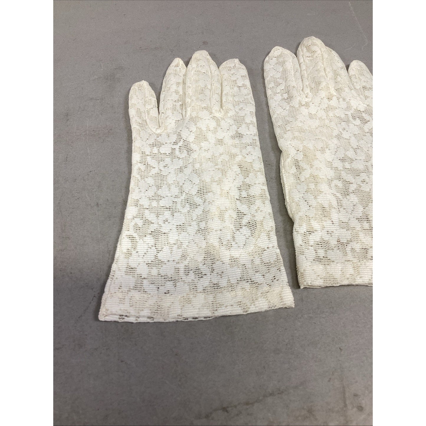 Set Of 3 Bloomingdale’s Women’s Gloves -Pink, Tan - Italy & White Lace - Austria