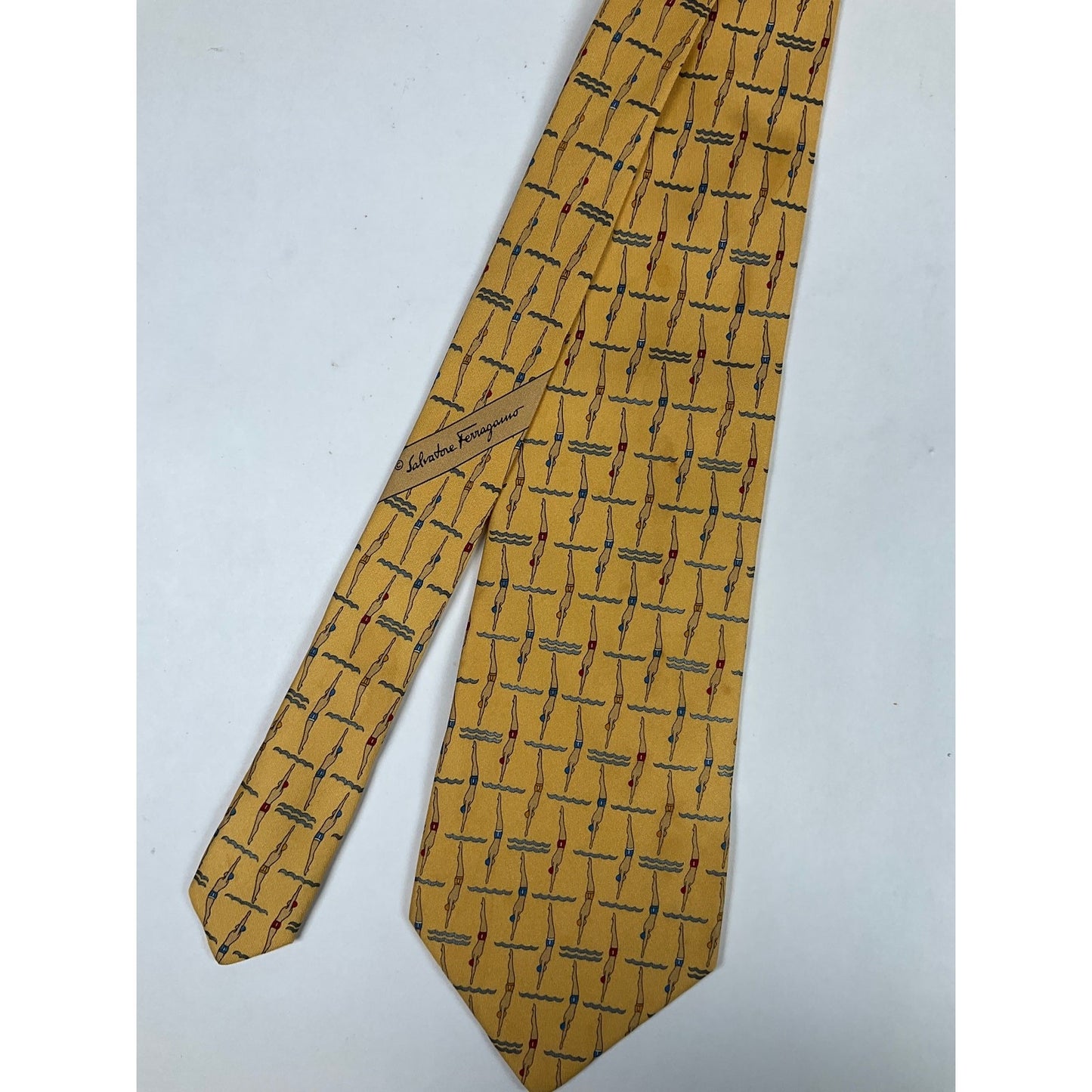 Men's Salvatore Ferragamo Diver 100% Silk Neck Tie | No Box